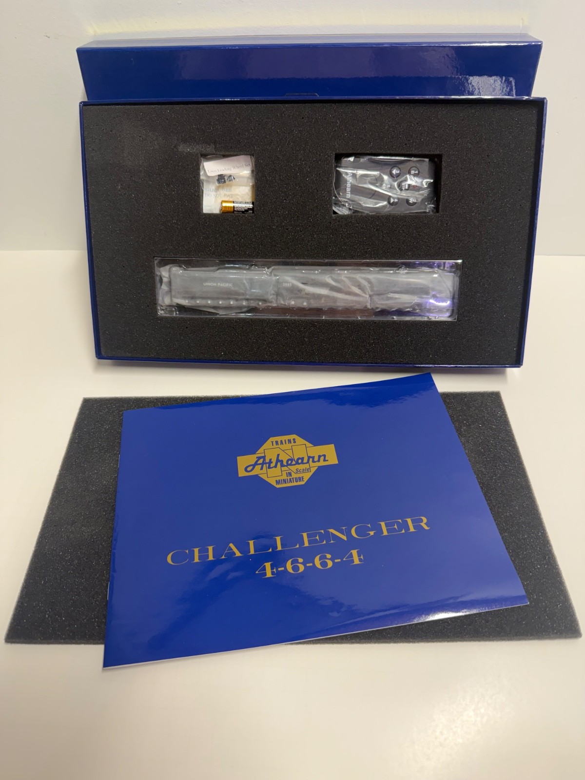 NEW – Athearn 11802 N Challenger 4-6-6-4 Union Pacific #3985