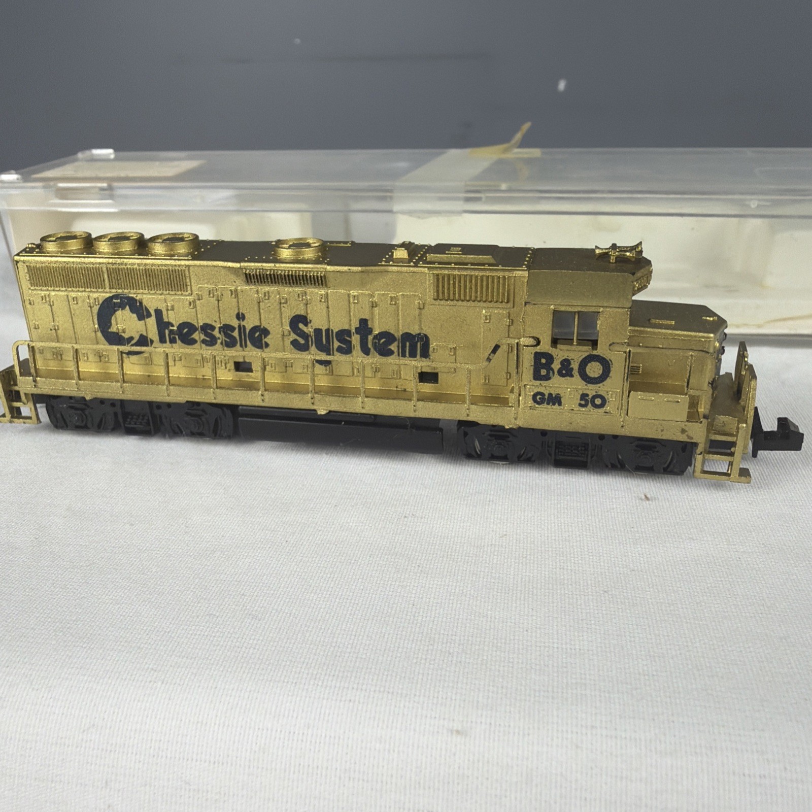 N Scale Model Power 7500 Chessie B&O GP-40 Diesel Lighted