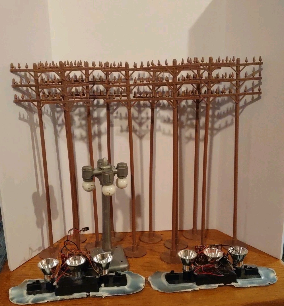 Vintage G Scale 13″ Utility Telephone Poles Lot Of 12 Street Lamp 2 Signal Light