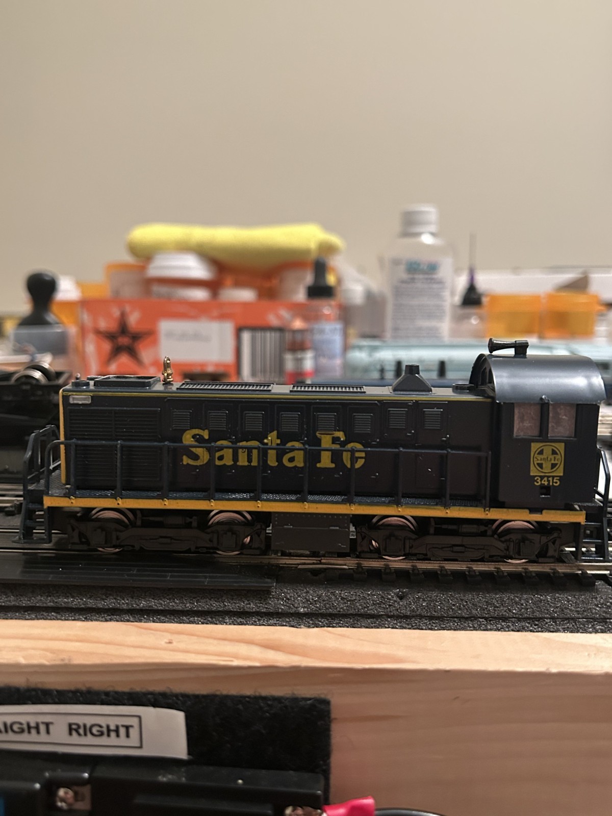 Model Power ALCO 1000 HP Yard Switcher #6832 Santa Fe 3415 New in Box