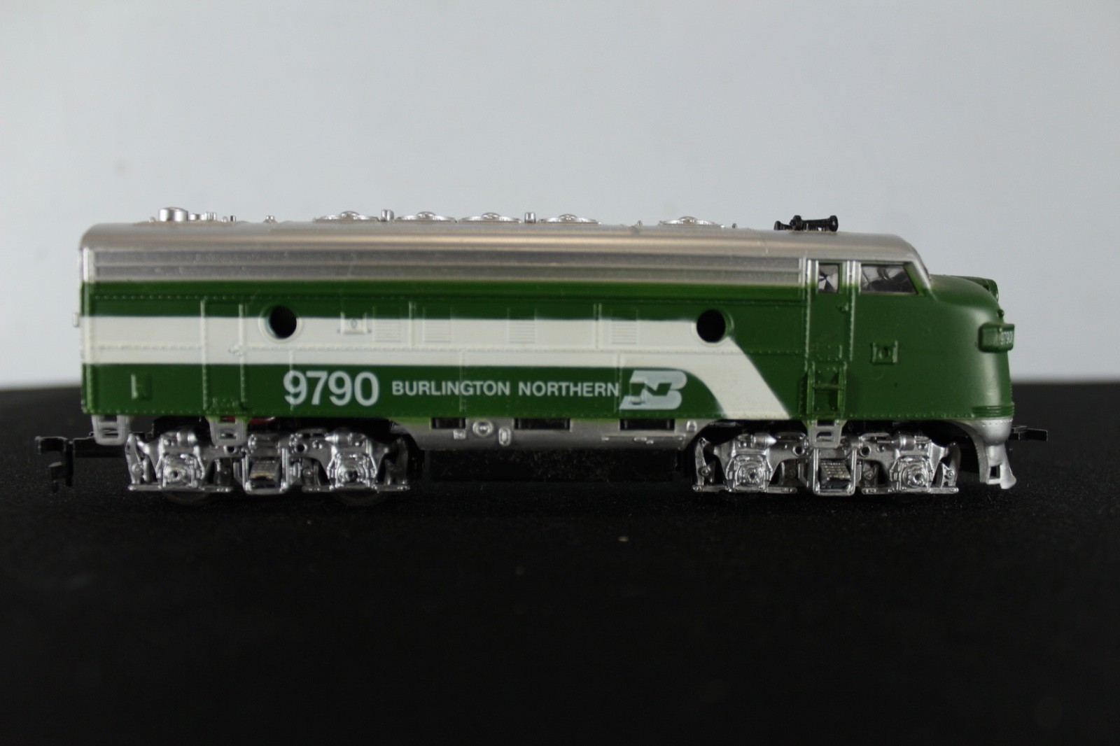 Life Like Burlington Northern 9790 Power Locomotive Train Loco Headlight