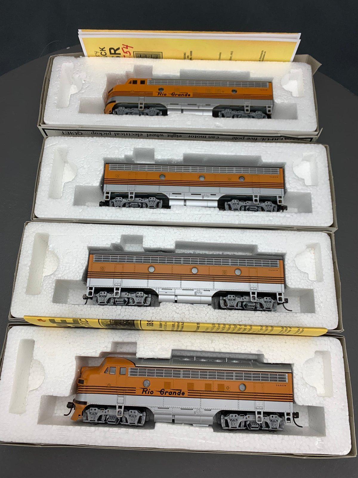 HO Stewart/Kato Rio Grande F7 A-B-B-A 4 Stripe Locomotives Pwrd Dcc-NSnd HO8065