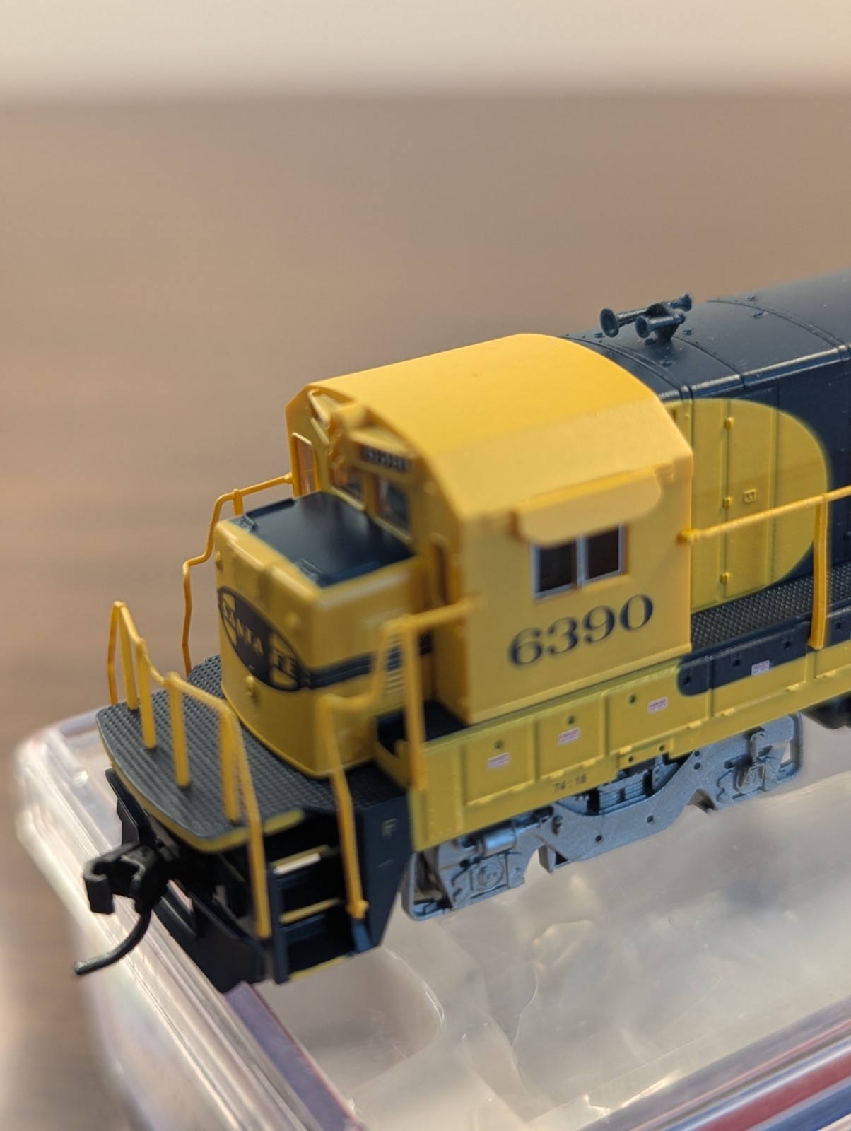 Atlas N Scale GE B23-7 Santa Fe #6390 DCC Ready