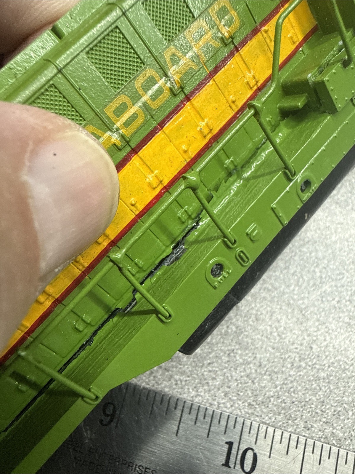 Athearn RS11 ALCO AIR TANKS FILLED IN ON FRAME this One Has Me Stumped Ho look