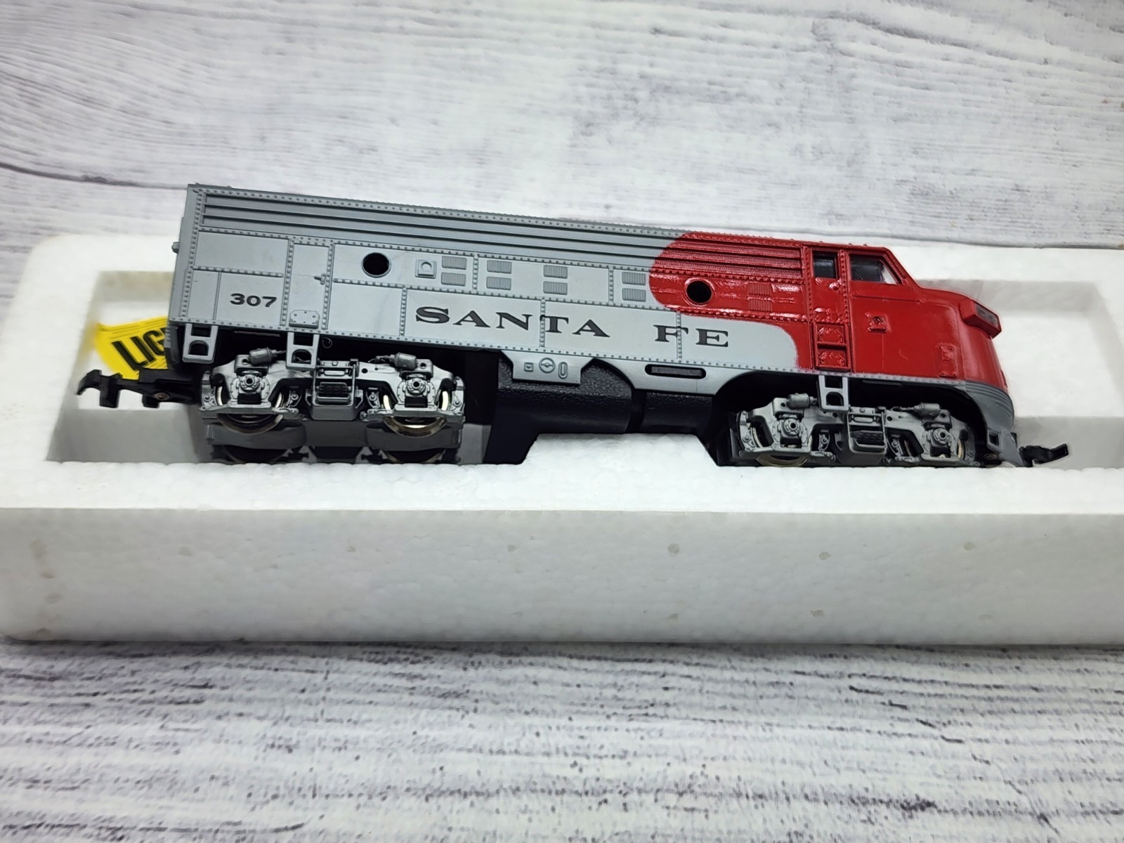 Bachman HO Scale Santa Fe Lighted Locomotive ENGINE Red Silver Black 307, in Box