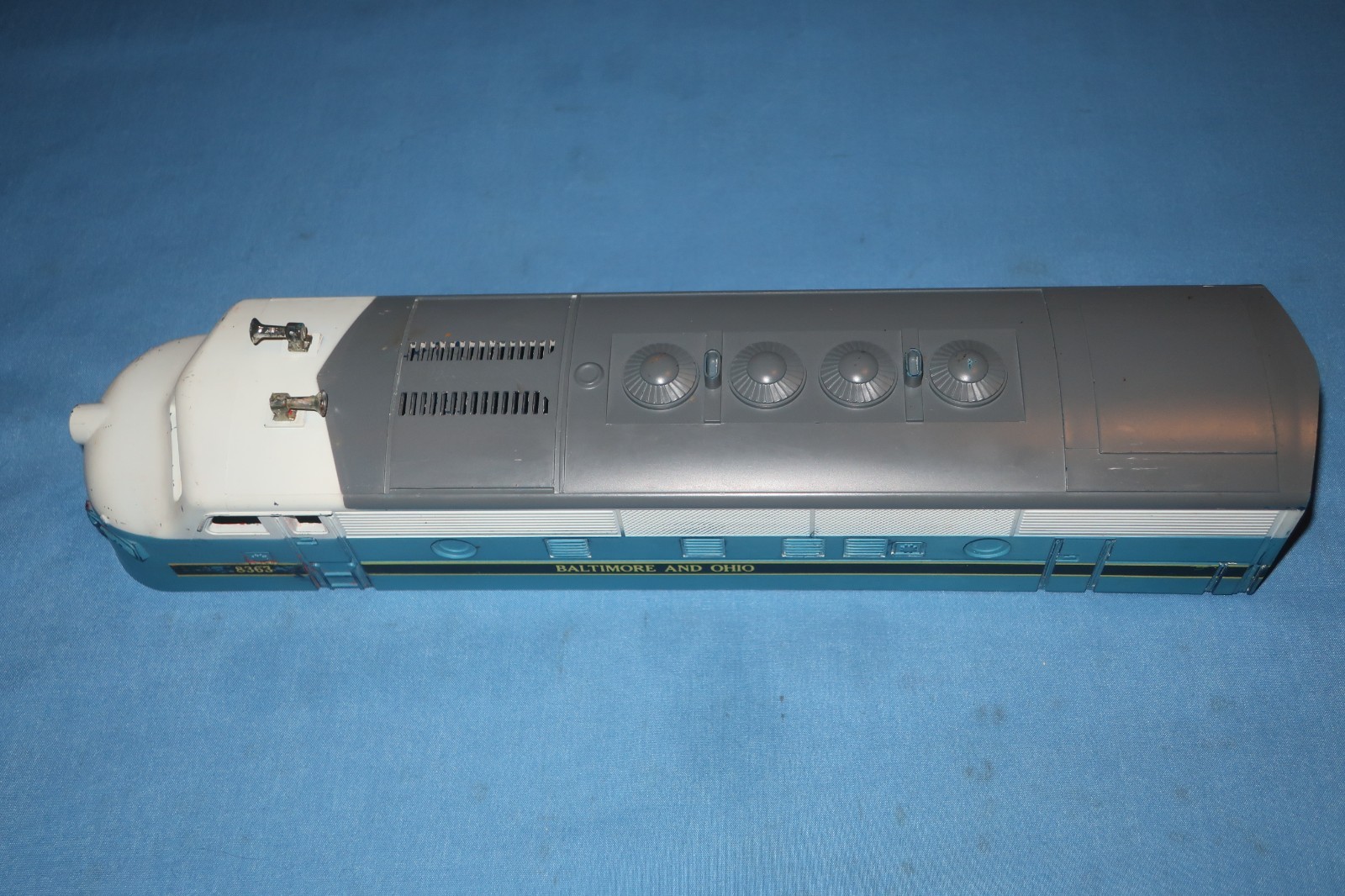 Lionel #8363 B&O Baltimore & Ohio F3 Diesel Locomotive Shell