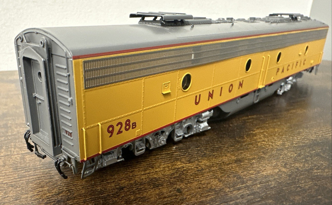 Challenger Imports, Ltd. HO Brass #2467.1x Union Pacific E9B #928B Factory Paint