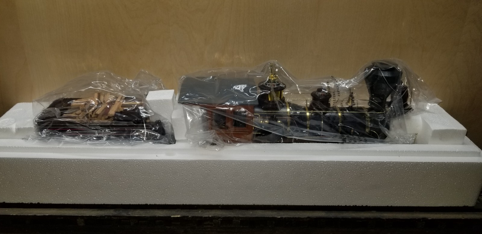 LAKE & RUSSION IRON, Painted Unlettered 4-4-0, Spectrum 81391, Brand new.
