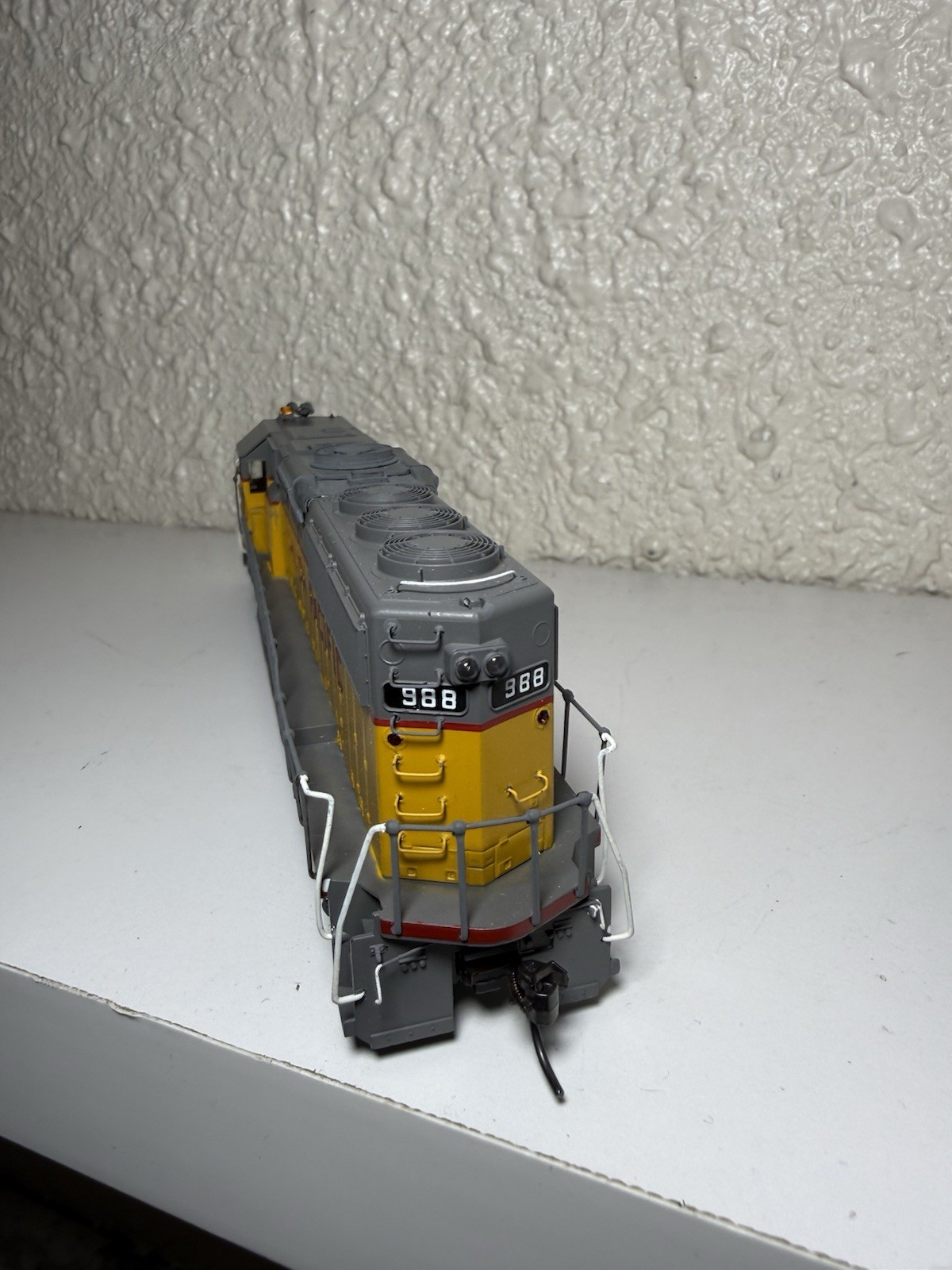 Athearn VTG HO SCALE UNION PACIFIC GP50 DIESEL LOCOMOTIVE #988 NEW OB Tested
