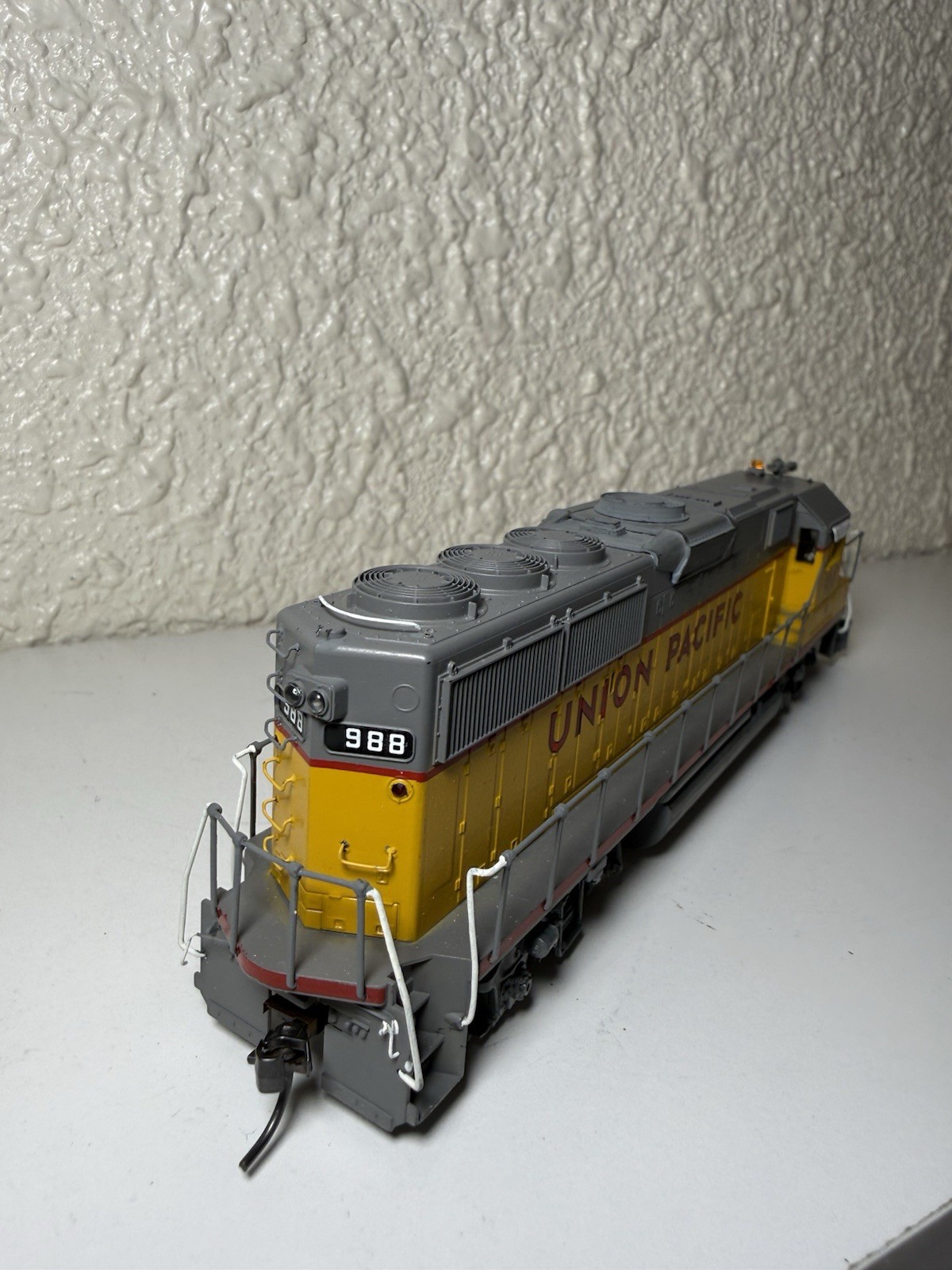 Athearn VTG HO SCALE UNION PACIFIC GP50 DIESEL LOCOMOTIVE #988 NEW OB Tested