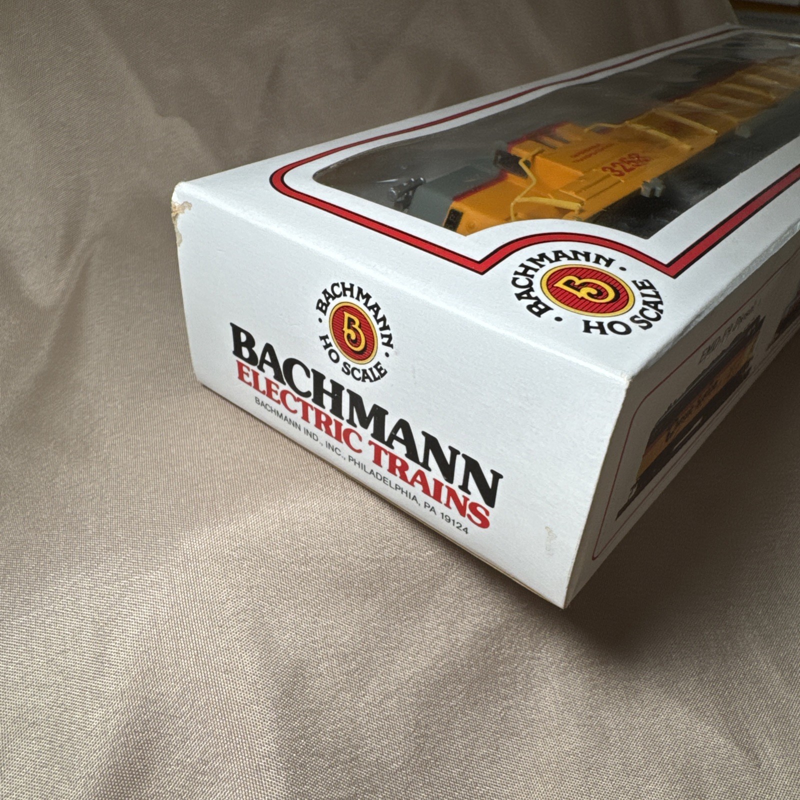 Vintage Bachmann HO Scale EMD GP50 Union Pacific #3258 Train 41-0612-01 Boxed