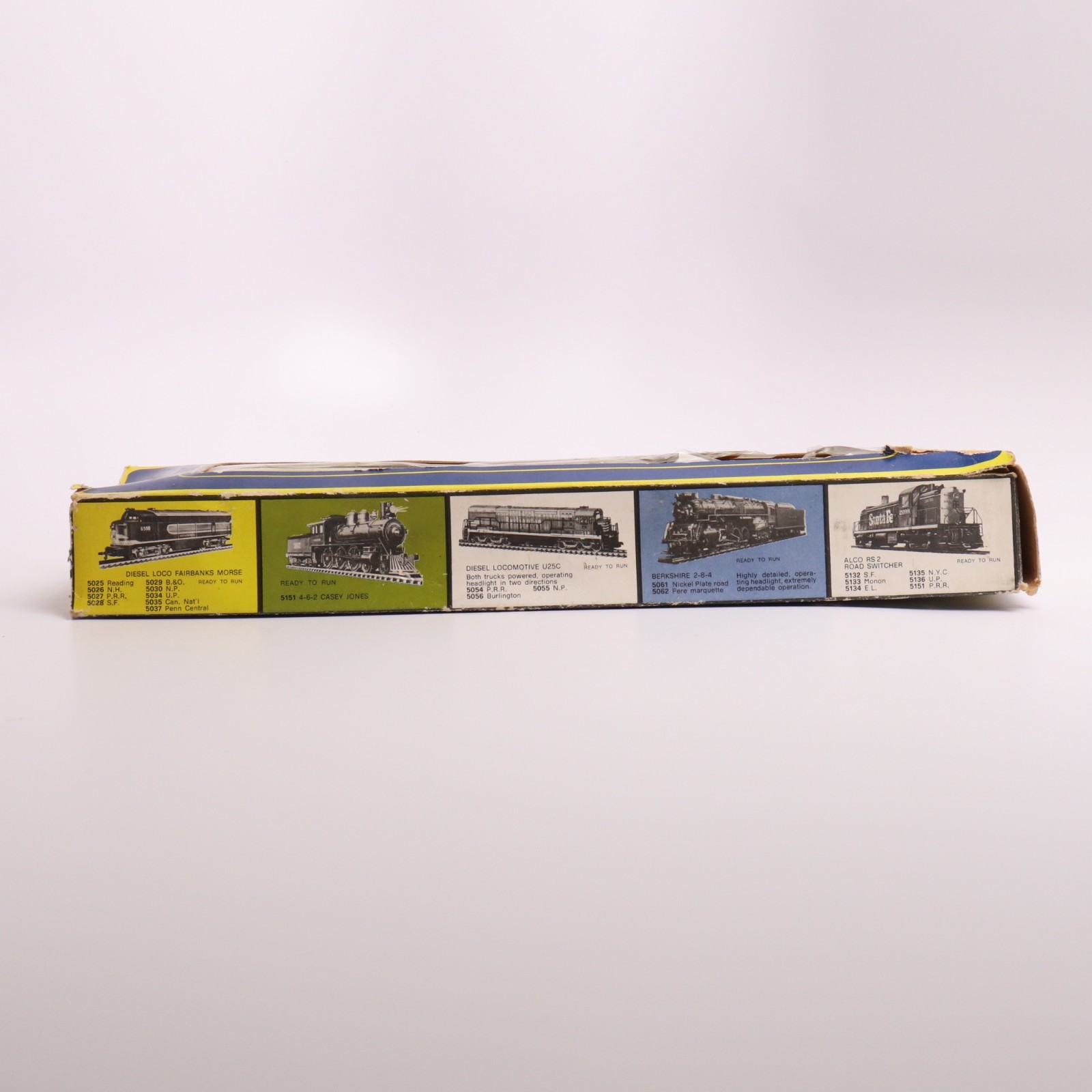 AHM HO scale Southern Pacific EMD E8/E9 Locomotive