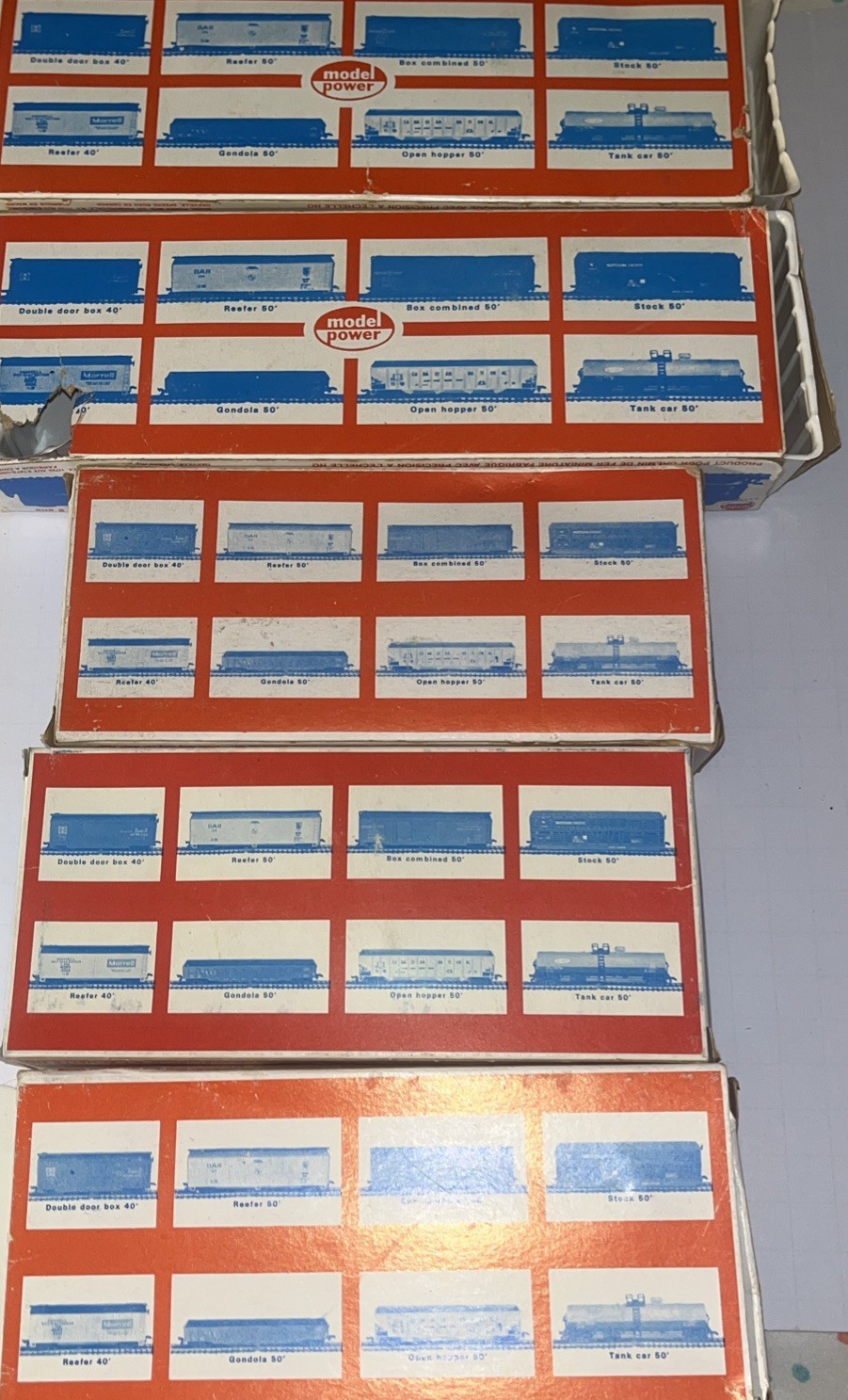 HO Model Power F3 Santa Fe Diesel 6730 & 6731, 8032, 8050, & 6915 Cattle Car