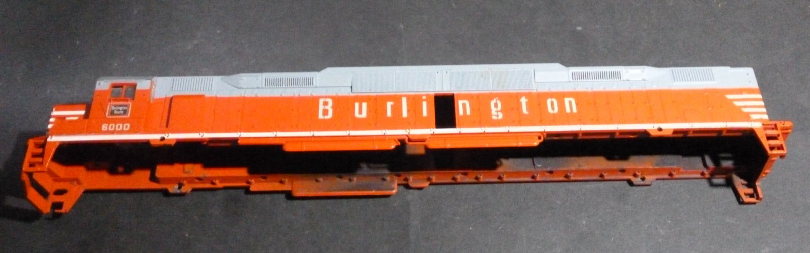 Ho Athearn Diesel locomotive DD40 shell Burlington