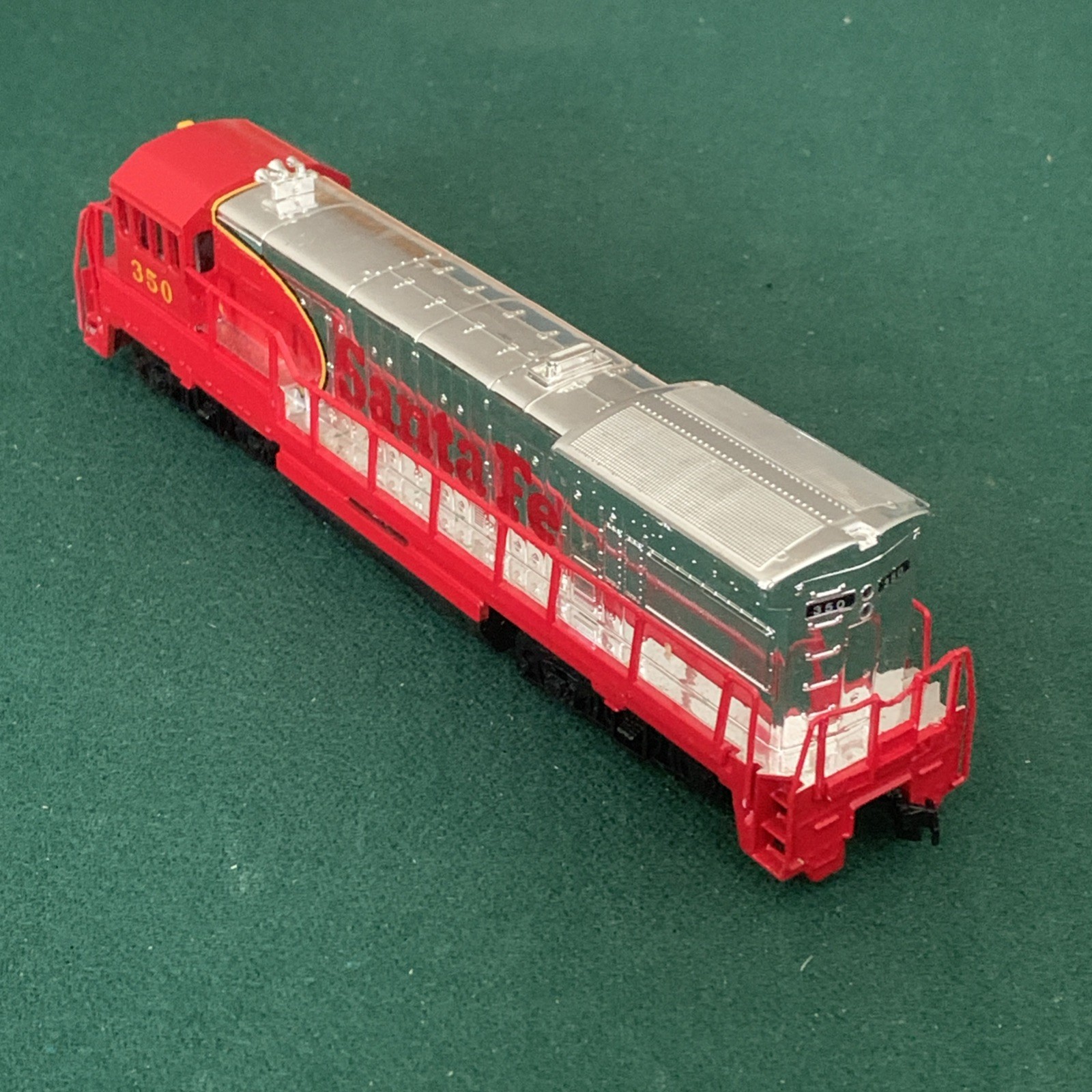 BACHMANN Diesel Locomotive, Santa Fe 350, HO, Vintage, Untested