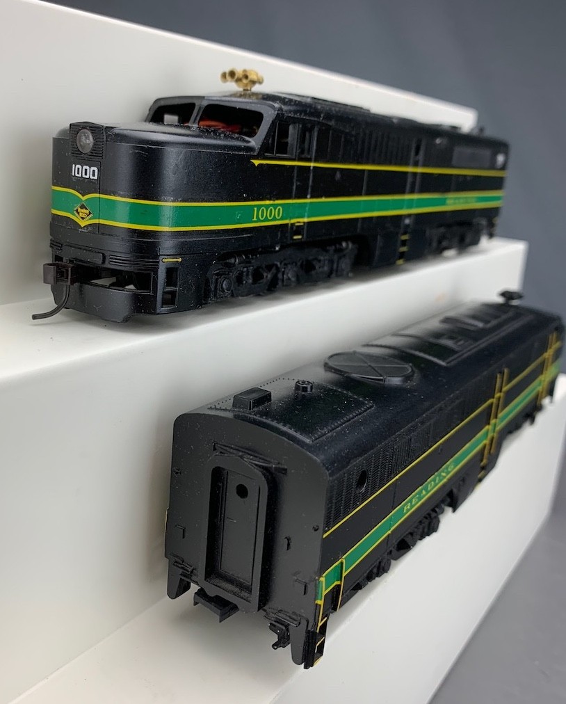 HO Athearn Pair PA1/PA1 Locomotives Reading #1001 & #1000 PWR/DMY HO8387