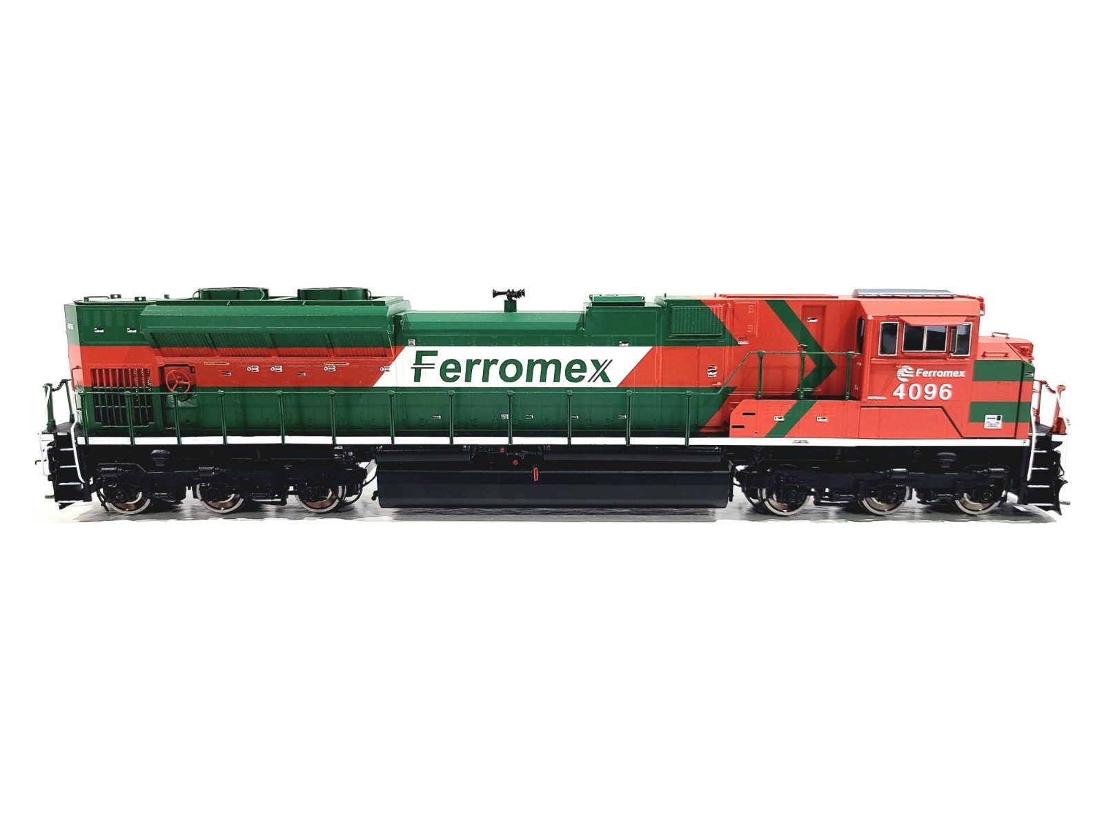 Division Point FXE SD70ACe Ferromex Iso Cab #4096 HO Brass Model #DP-2404.2 DCC