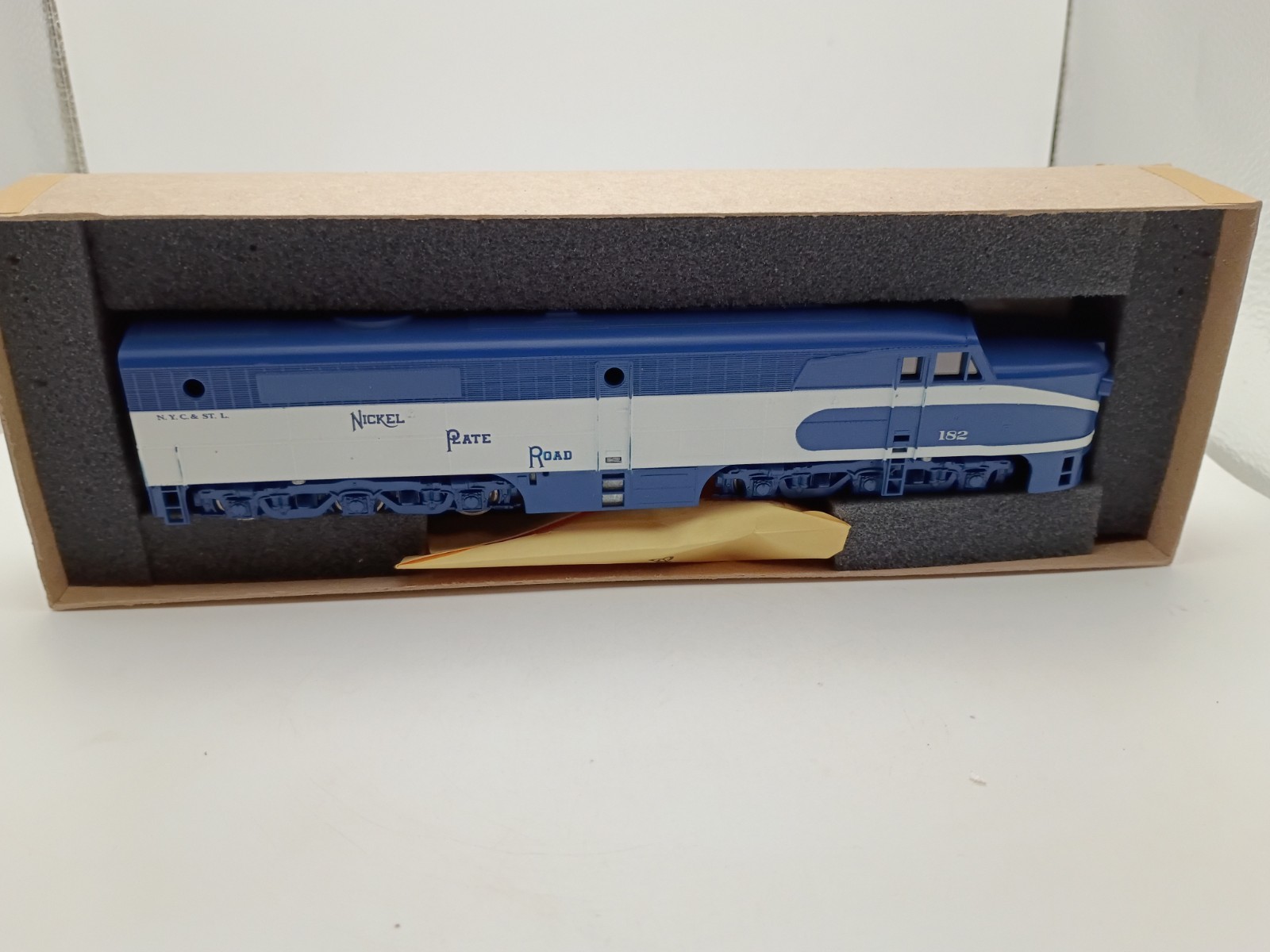 Athearn #3310 HO Nickel Plate Road #182 Alco PA1 Passenger Diesel Locomotive