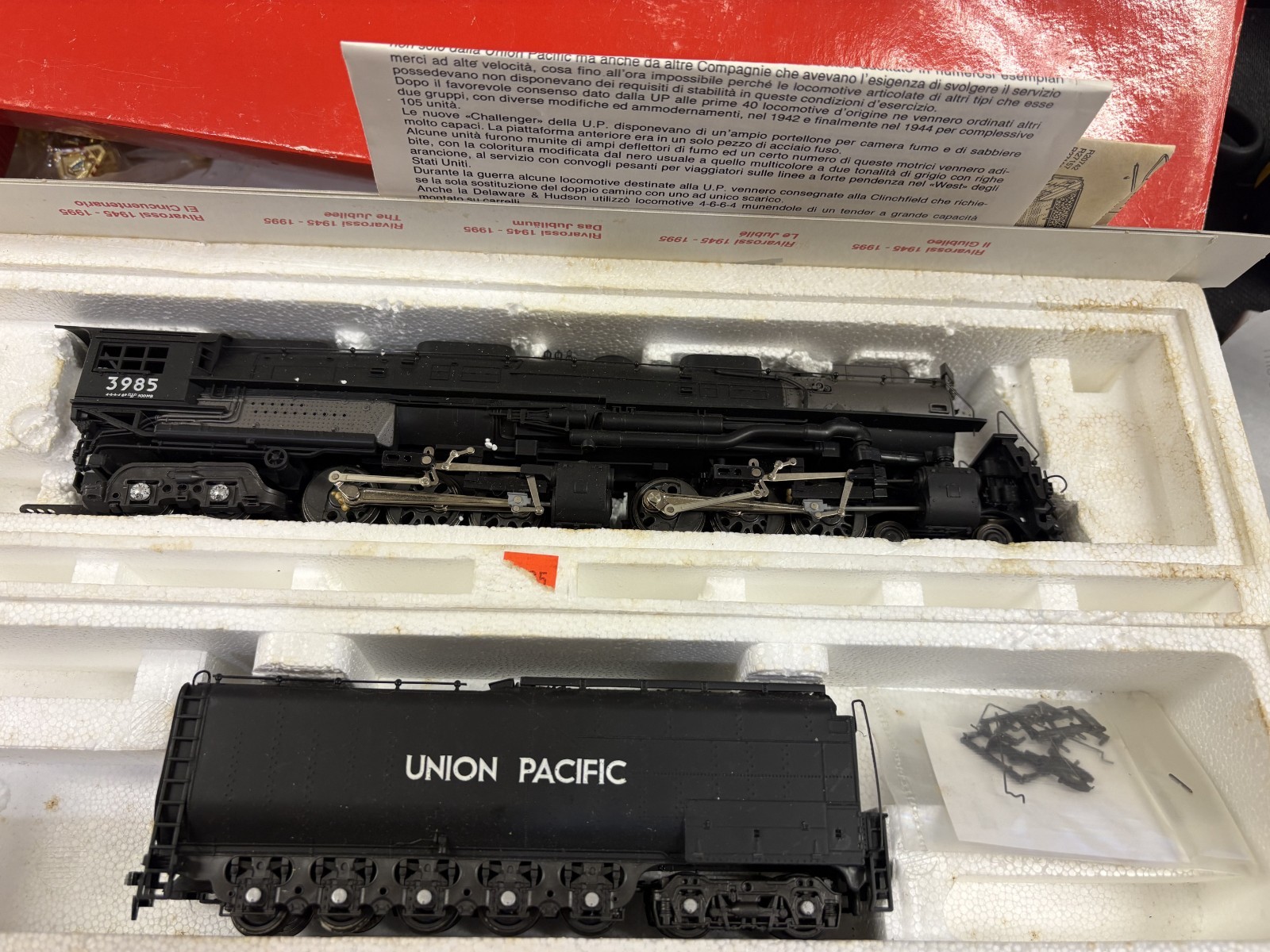 DCAS- HO Rivarossi Union Pacific 4-6-6-4 Challenger #3985 1596 NOS MINT