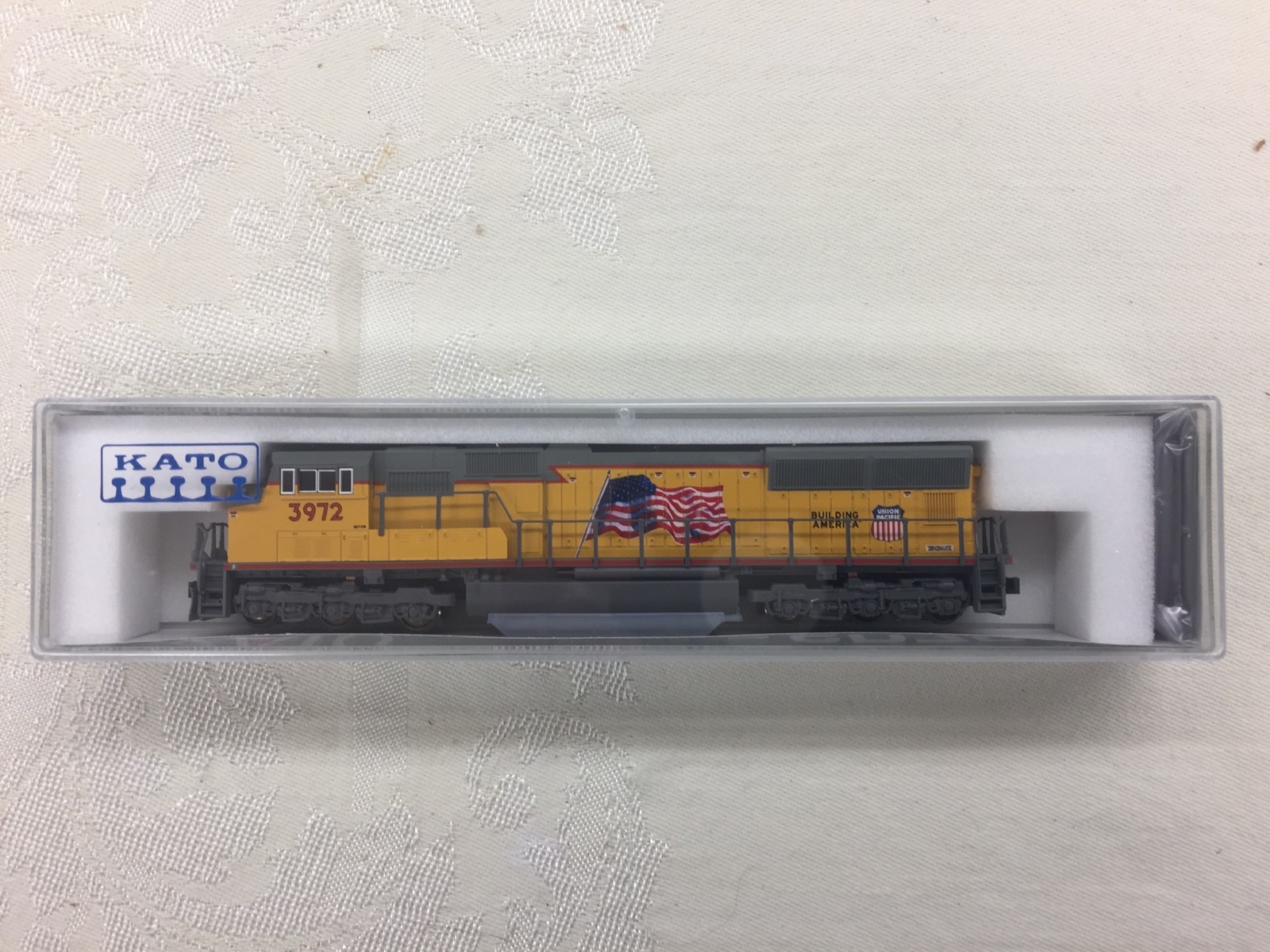 KATO Union Pacific – EMD SD70M Rd #3972 – *MINT* – OOP