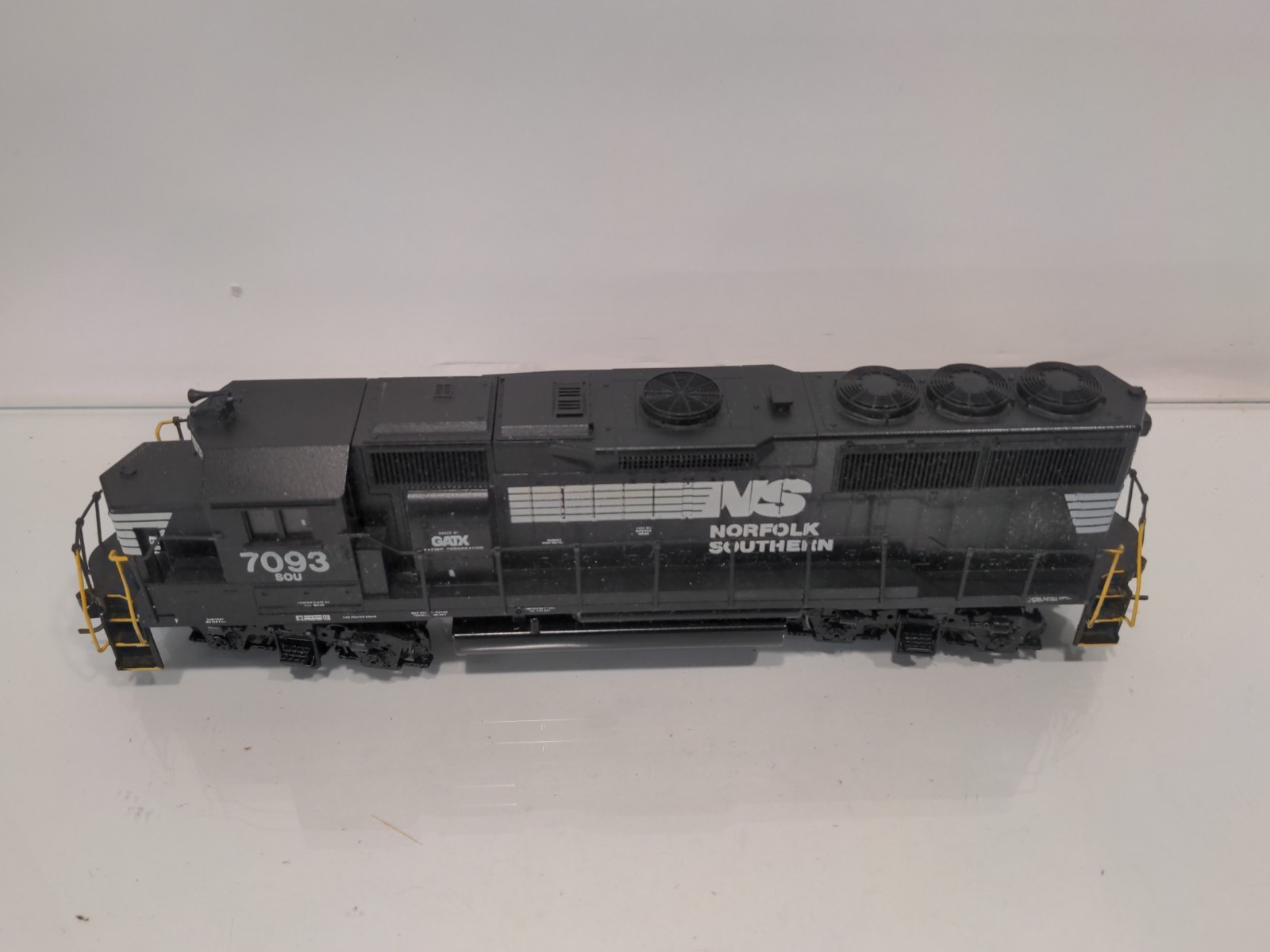 Athearn 4630 HO Norfolk Southern GP50 Powered Diesel Locomotive SOU #7093