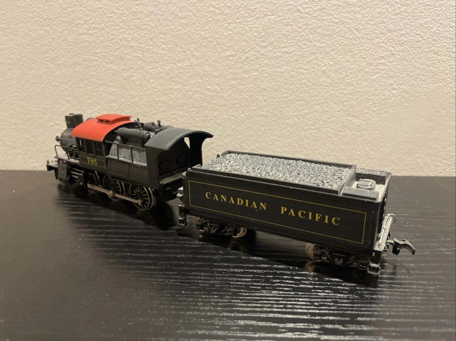 Mehano HO Canadian Pacific 2-6-0 Mogul Steam Locomotive w/ Tender Light – VIDEO