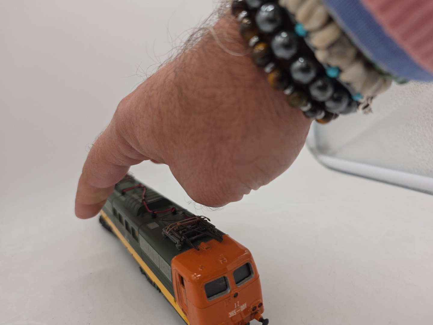 Electric Locomotive JZ 365-001 Dark Gray Livery Yellow Stripes Orange Cabins