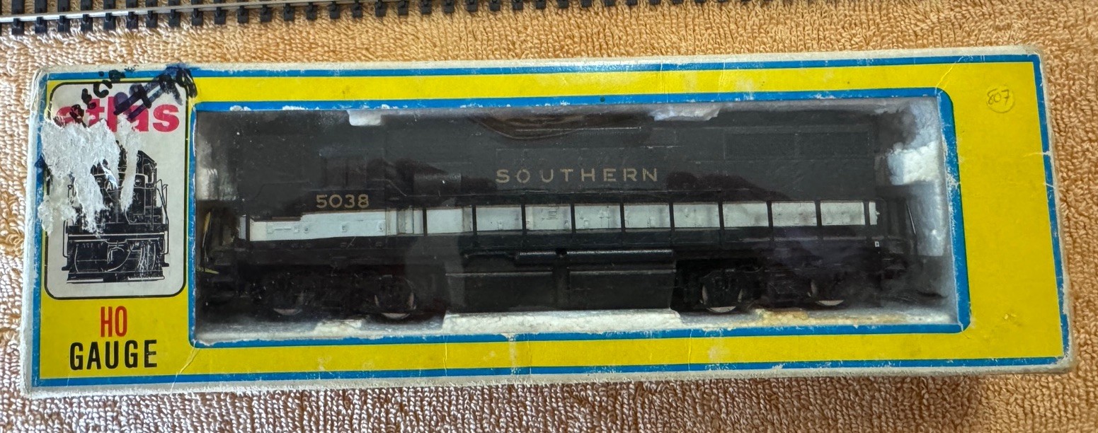 HO Atlas Southern GP38-2 #5038 Made in Austria
