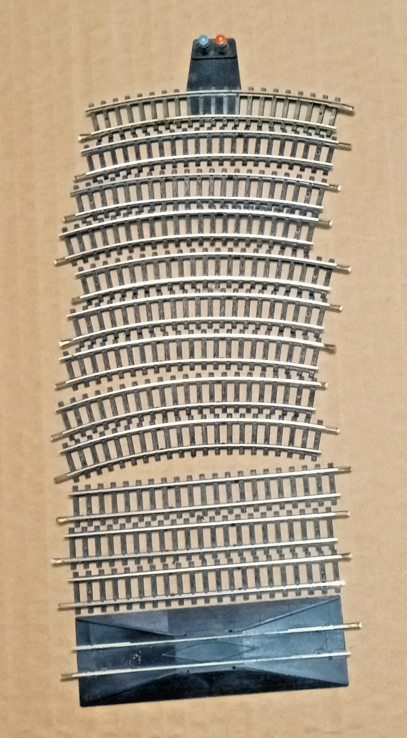 TRIX N SCALE USED GOOD TRACK CURVED, STRAIGHT, RERAILER, TERMINAL. READ ALL