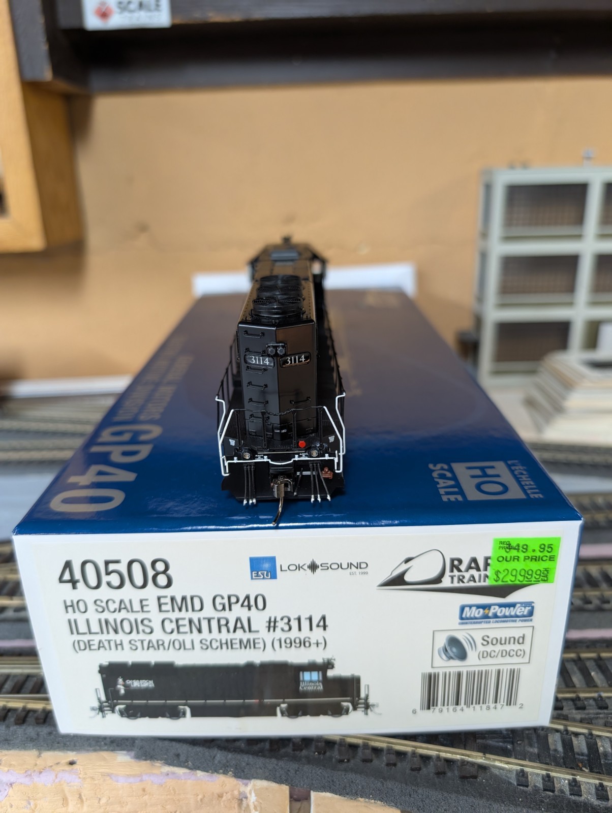 CS RAPIDO EMD GP40: IC ILLINOIS CENTRAL DEATHSTAR #3114 W/SOUND+DCC – 40508