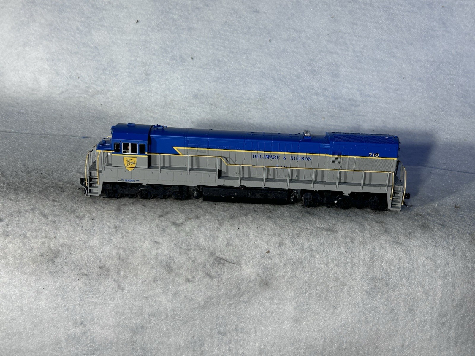 Handsome Atlas Gold U-30C Delaware & Hudson Railway DCC/Sound Locomotive HO