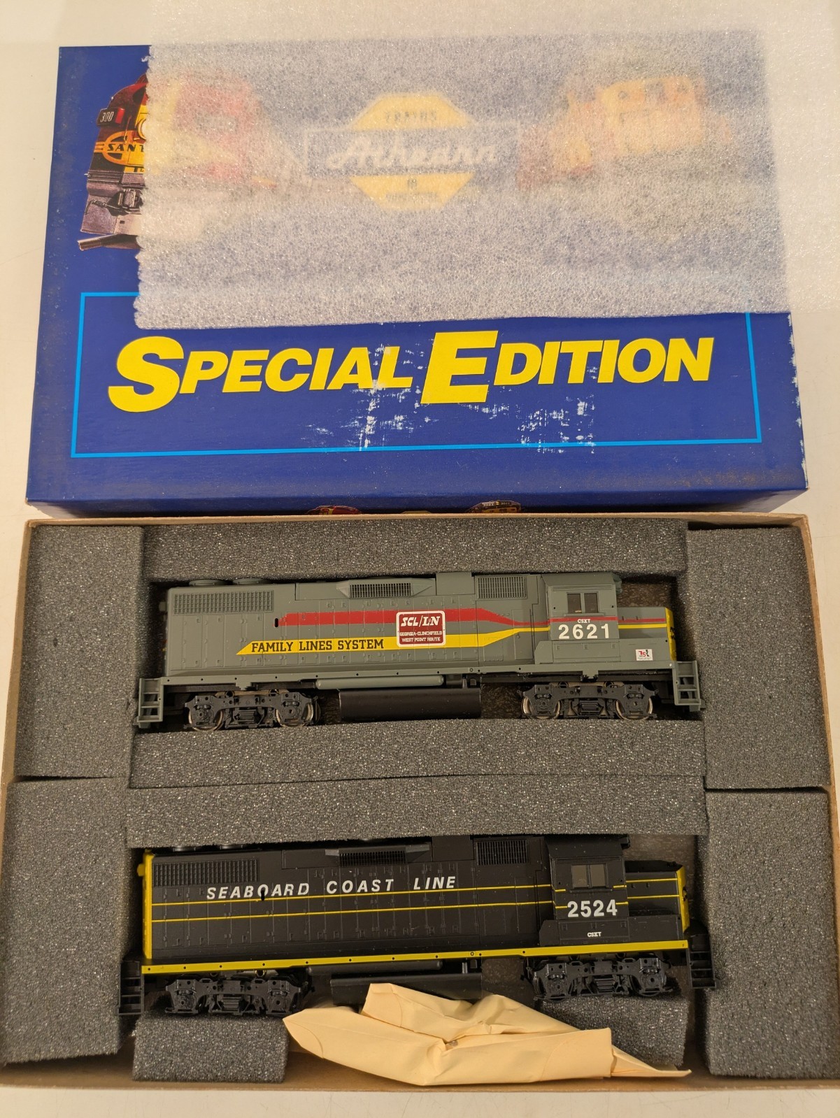 HO 2x EMD GP38-2 (Pwd+Dmy) CSX Repaints (SCL/LN/Family) DC NIB NOS # 2225