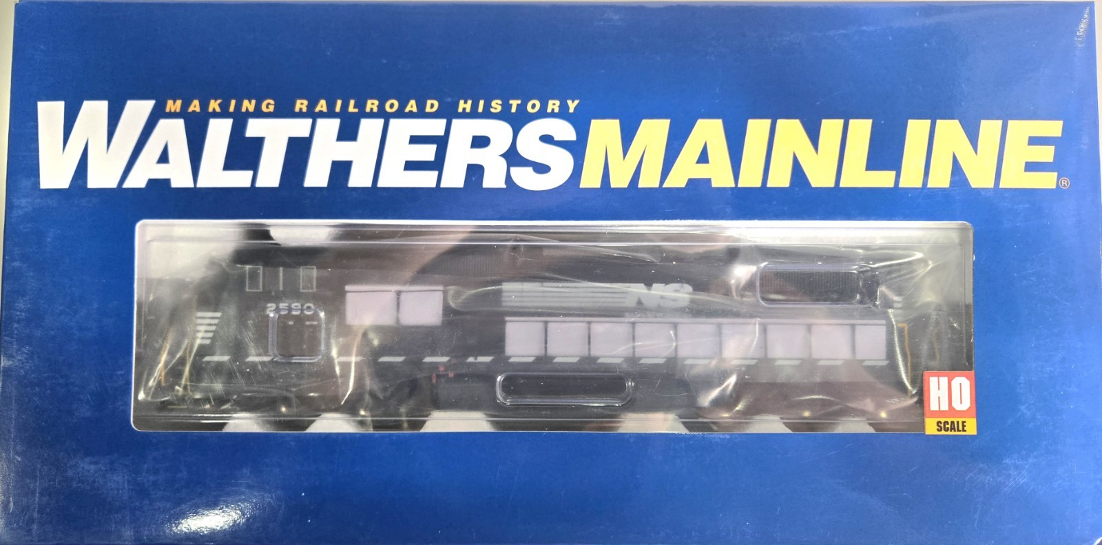 walthers mainline EMD SD70M Locomotive Norfolk Southern #2590