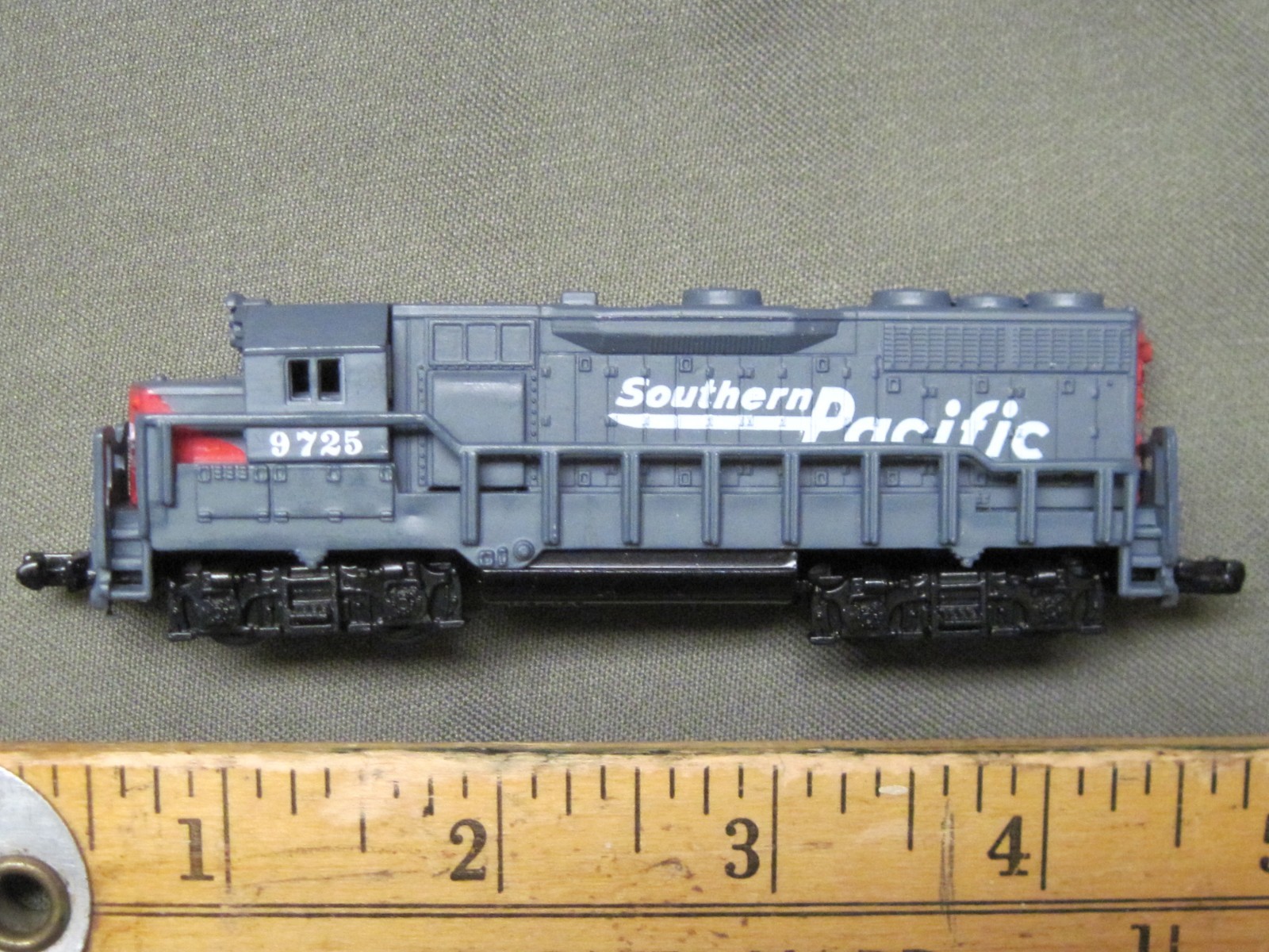 HIGH SPEED METAL PRODUCTS NO. 418 SOUTHERN PACIFIC LOCOMOTIVE #9725