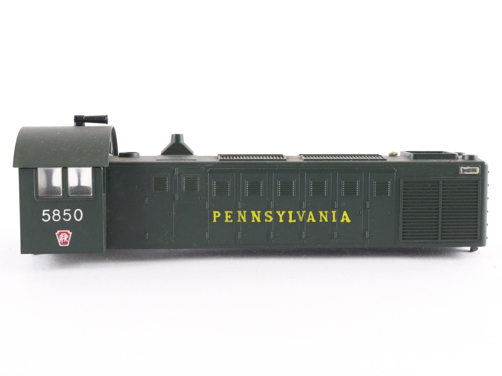AHM HO Pennsylvania PRR 5850 Green ALCO 1000 Diesel Locomotive SHELL ONLY
