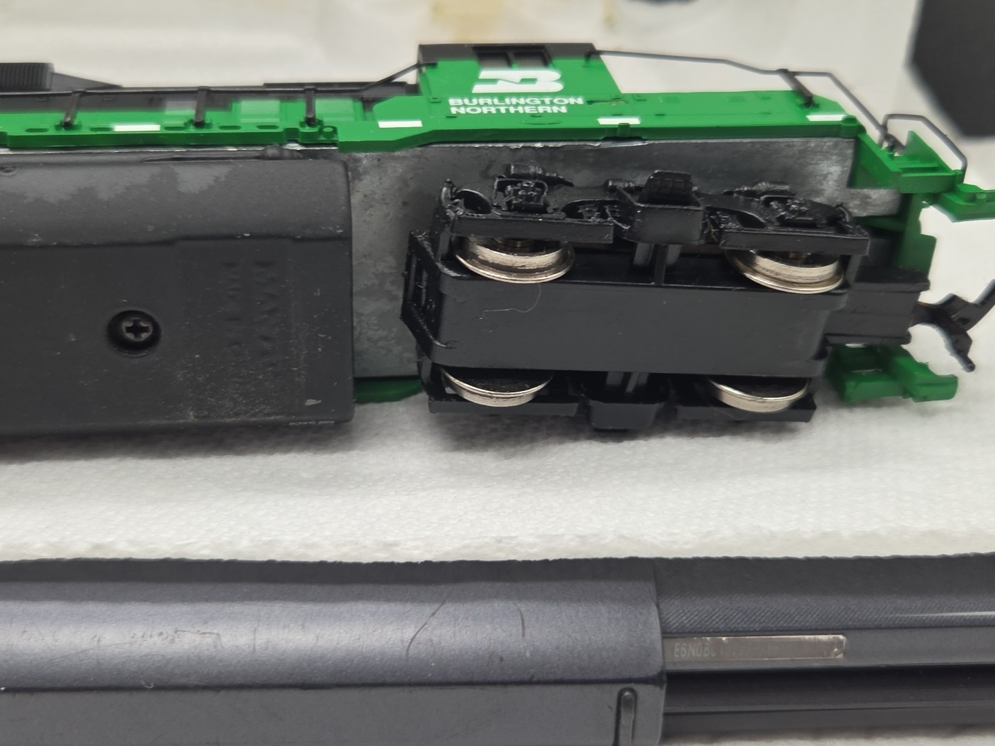 HO Mantua GP-20 Diesel Burlington Northern 2044 Green Black 414 – 063