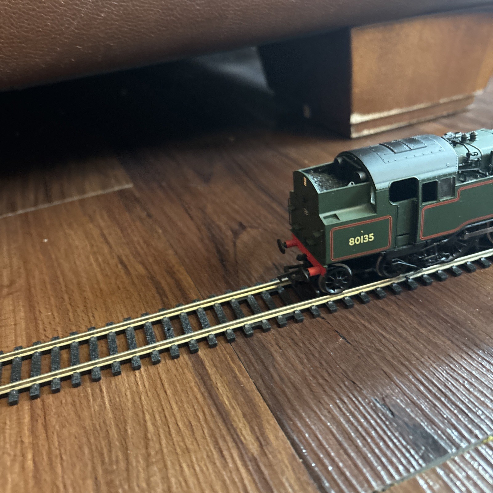 Bachmann 32-353 BR Green Late Crest 2-6-4 Standard Class 4MT Tank Loco 80135