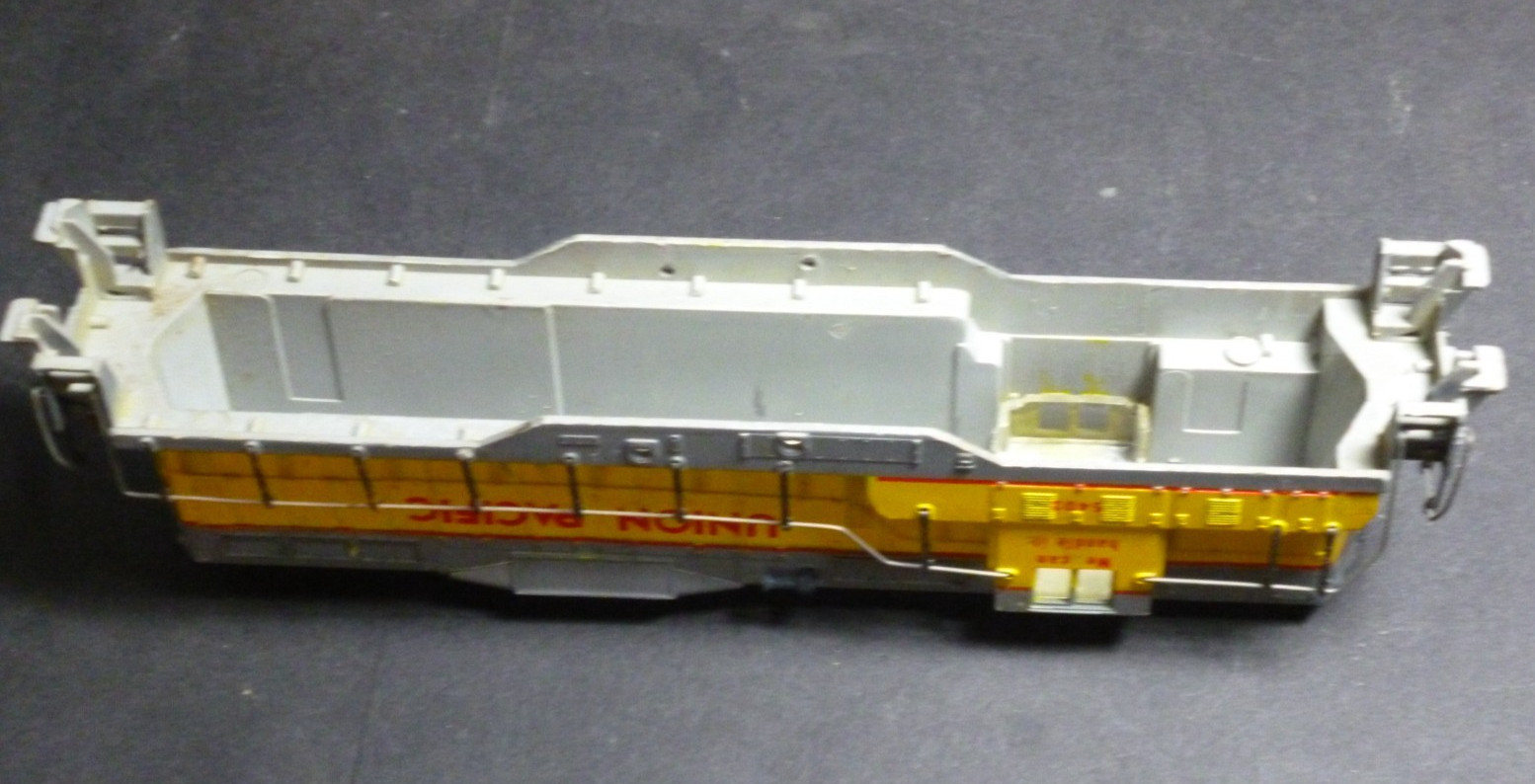 Ho Lionell Athearn? GP9 Union Pacific shell