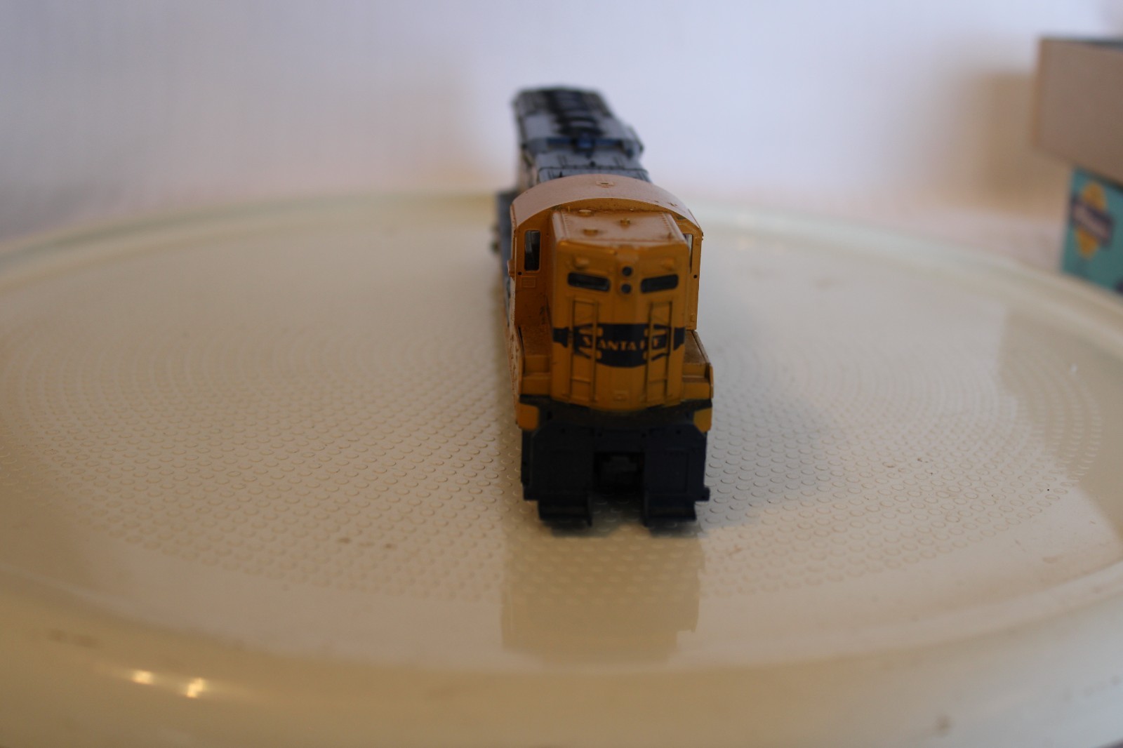 HO Scale Athearn, SD9 Diesel Locomotive, Santa Fe, Blue Yellow, #2963 – 3801