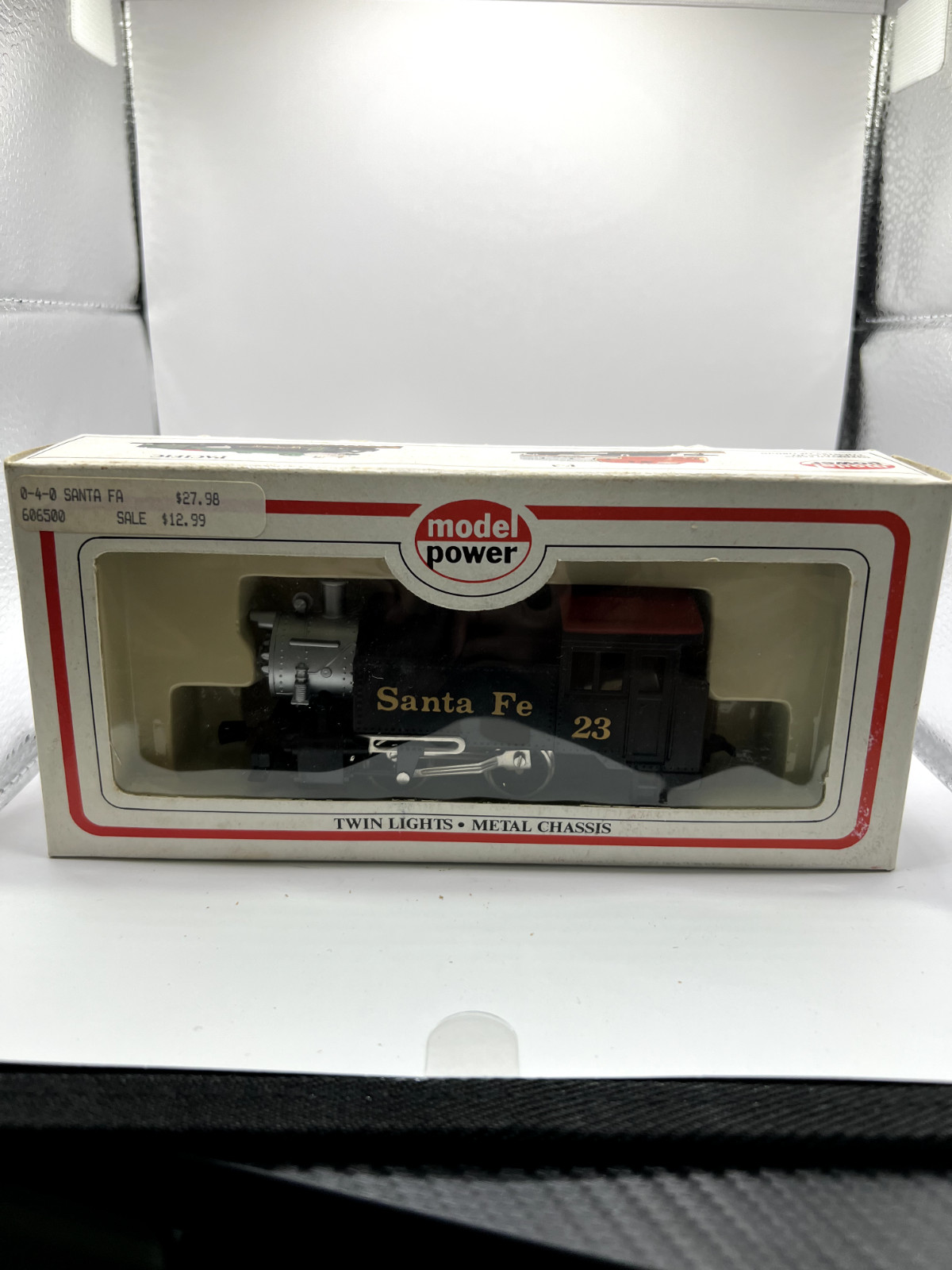Ho scale Model Power Deluxe 0-4-0 23 Santa Fe Locomotive, Model 6500 New