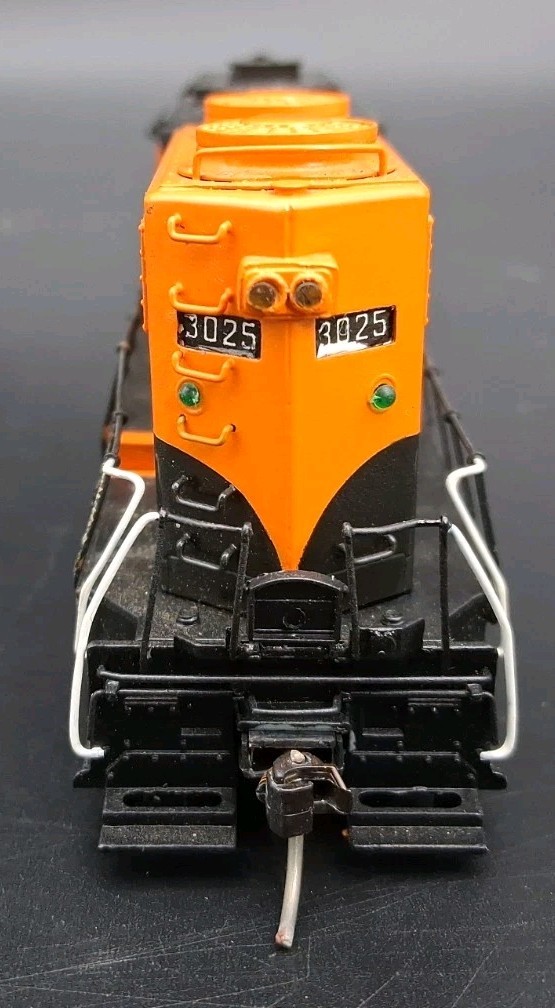 HO BRASS MODEL TENSHODO GP-35 DIESEL SWITCHER GREAT NORTHERN 159 FACTORY PAINT