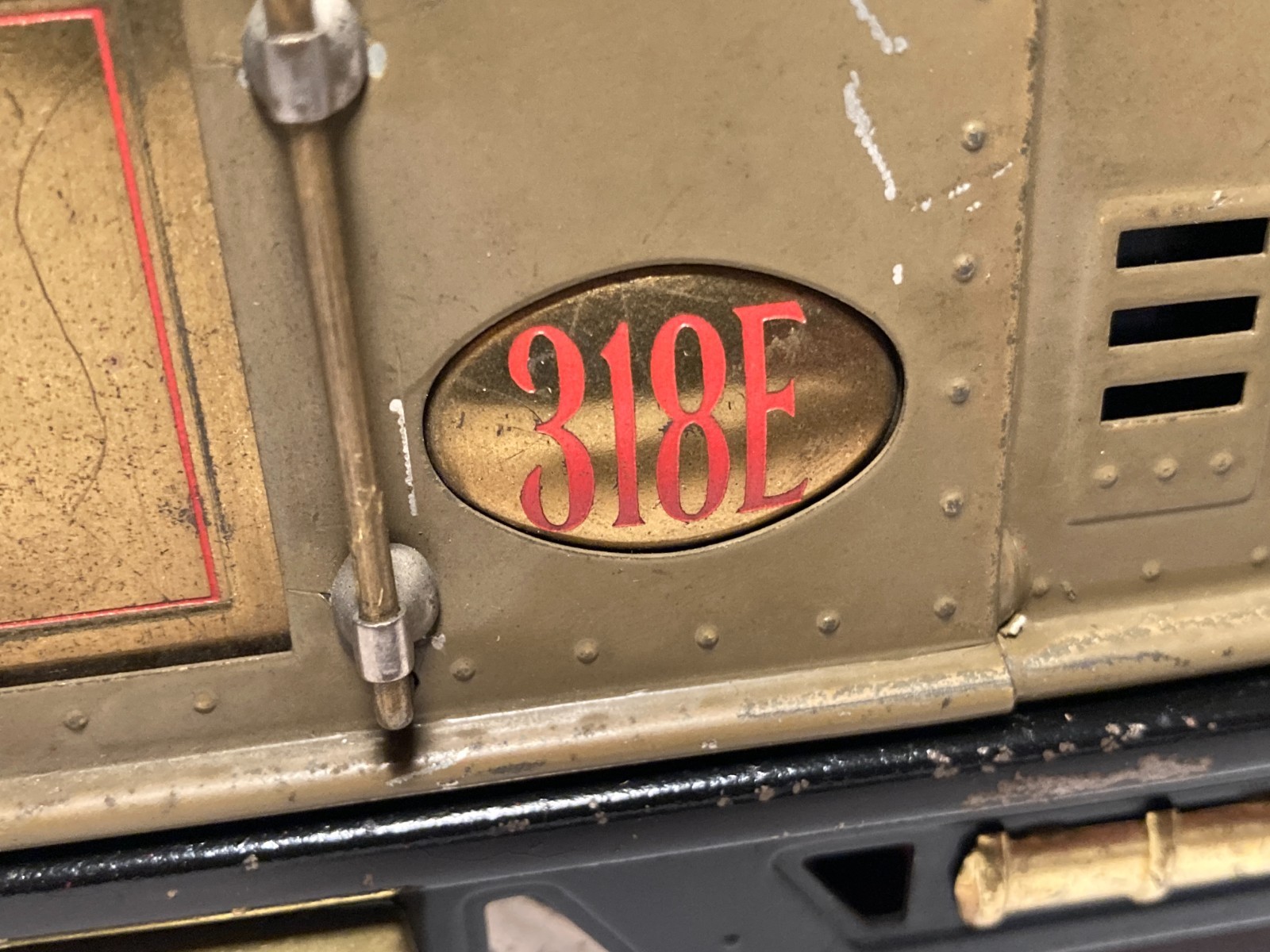 1920s Prewar Lionel 318E Electric Motor Engine with 309, 310 & 312 Train Cars