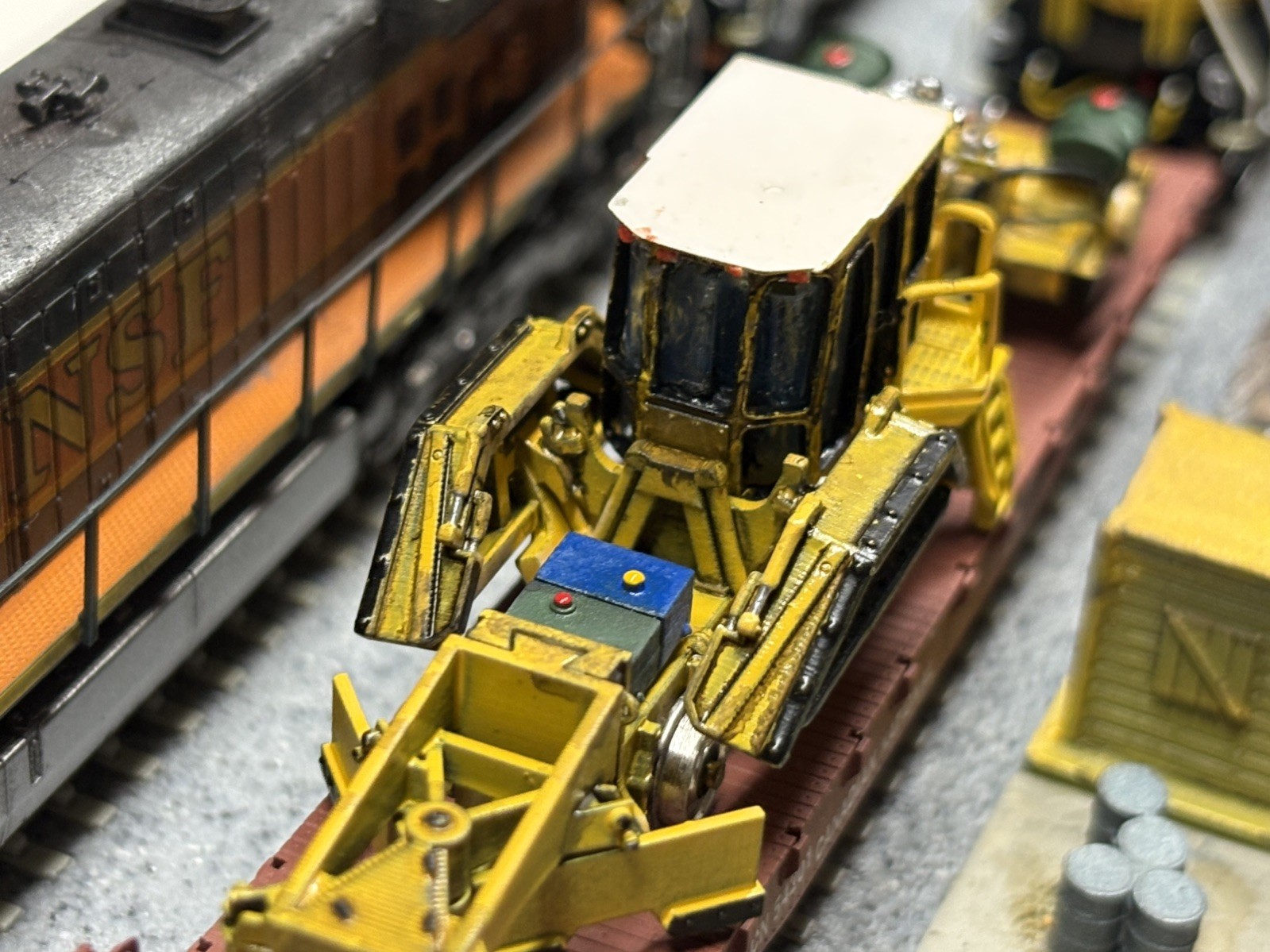 Custom N Scale Maintenance Dummy Unit (MOW) Ballast Spreader – Metal Wheels