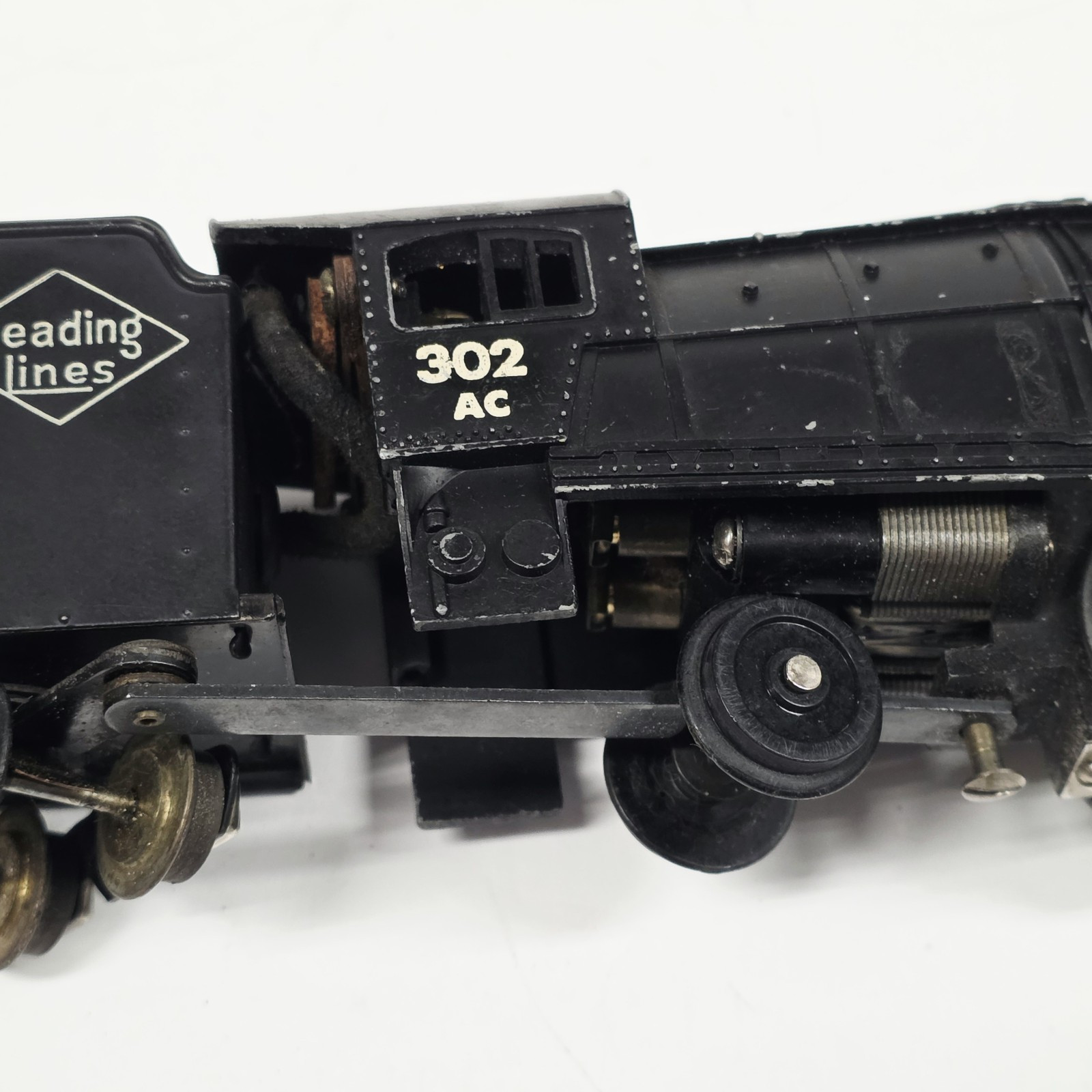 AMERICAN FLYER 302 S-GAUGE STEAM LOCOMOTIVE READING LINES