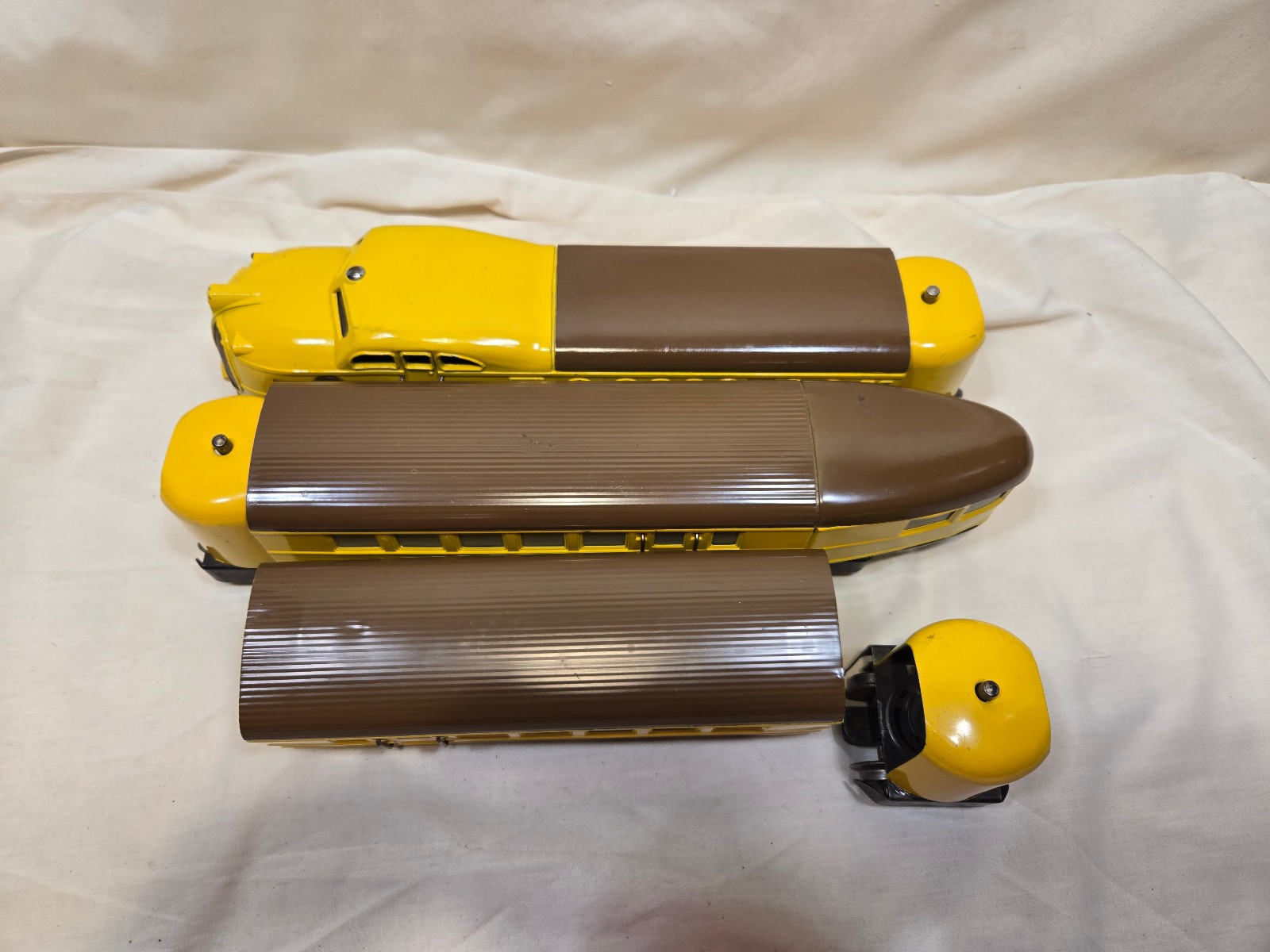 Lionel 636W Union Pacific Engine & Passenger Cars