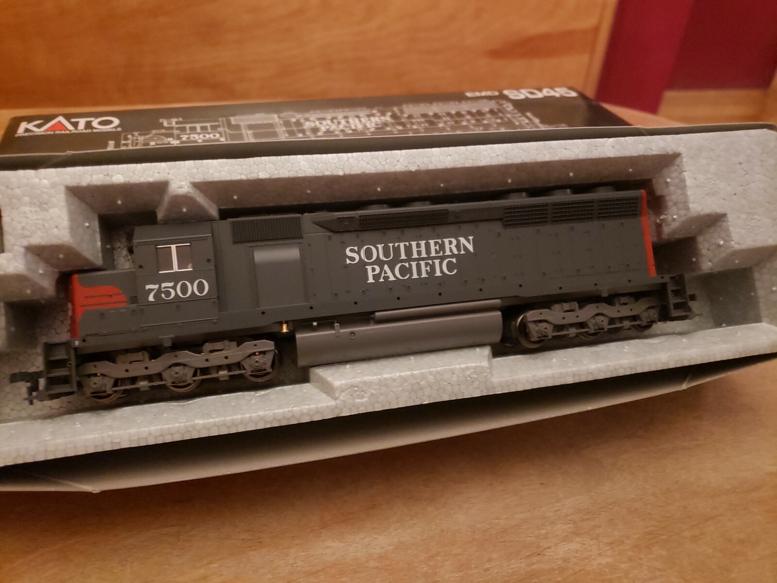 HO KATO EMD SD45 37-1713 SOUTHERN PACIFIC #7500 DIESEL LOCOMOTIVE POWERED New