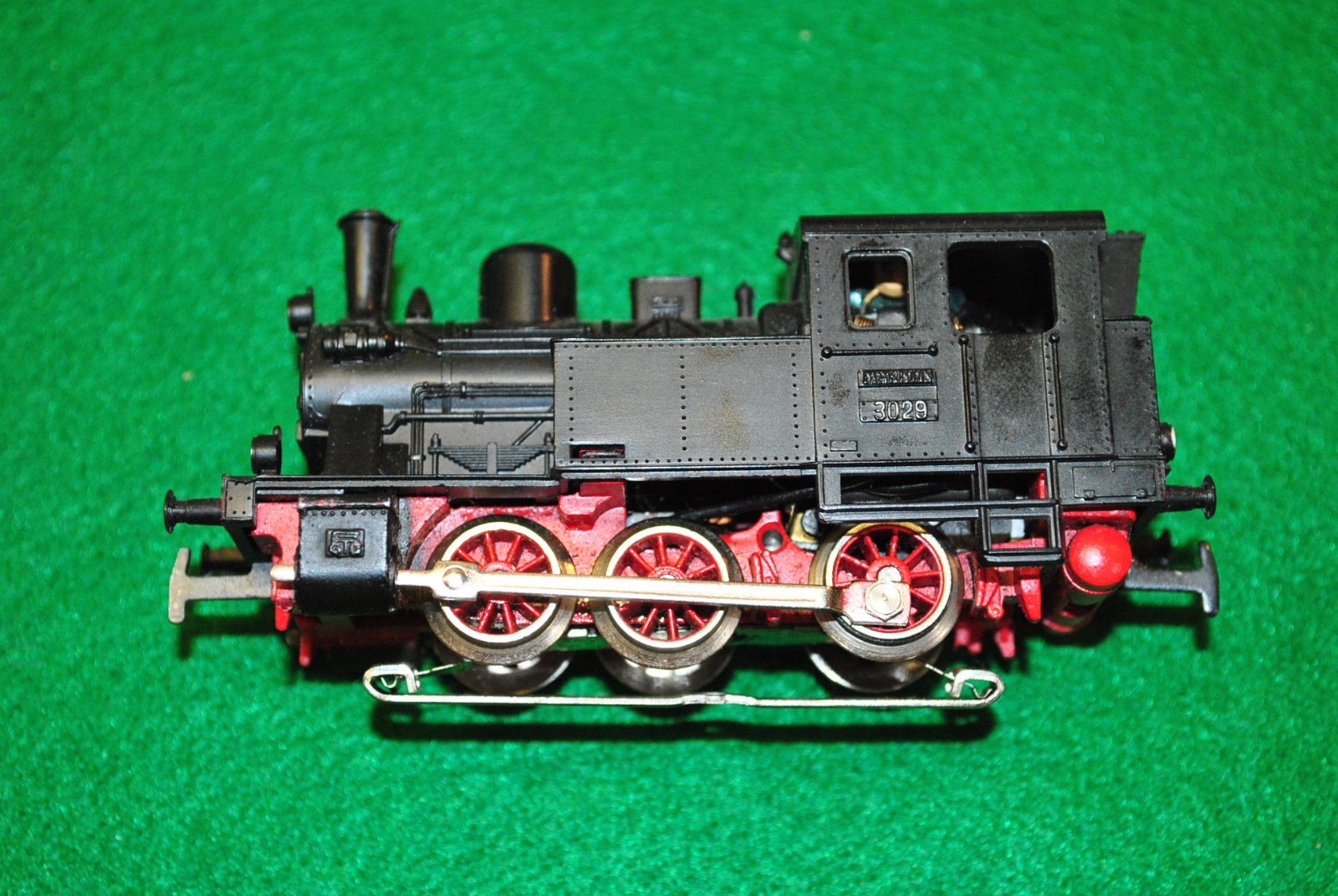 Marklin 3029 HO DB BR 30 0-6-0 Steam Locomotive 3029 Analog AC. Runs well!