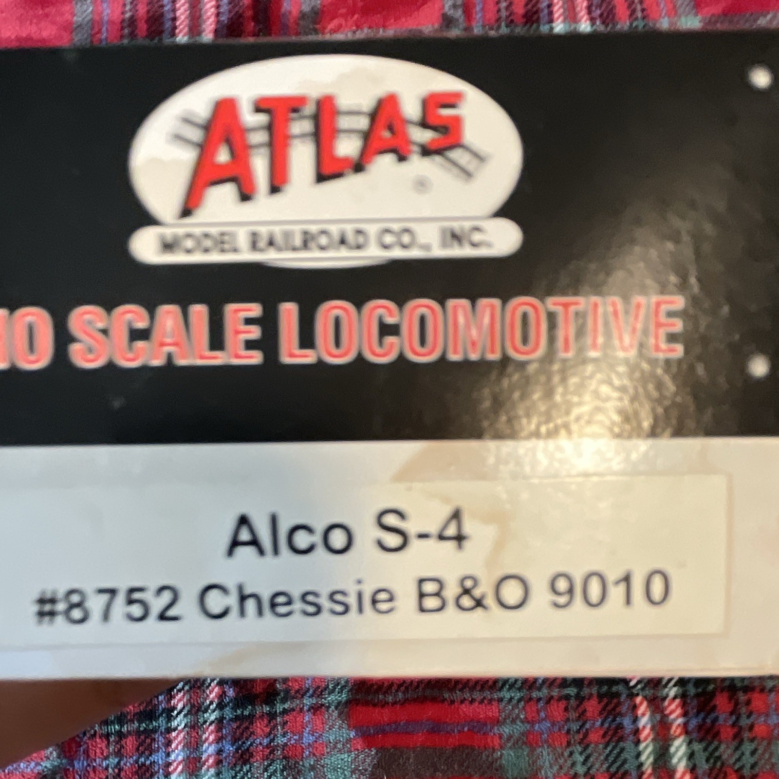 Atlas HO Scale Alco S-4 Diesel Locomotive Chessie System B&O 9010 #8752