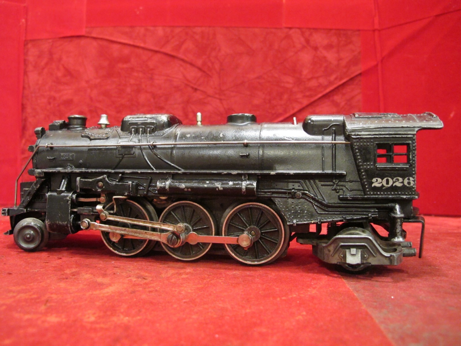 Lionel Vintage Postwar No. 2026 2-6-2 Locomotive~runs lights smoke