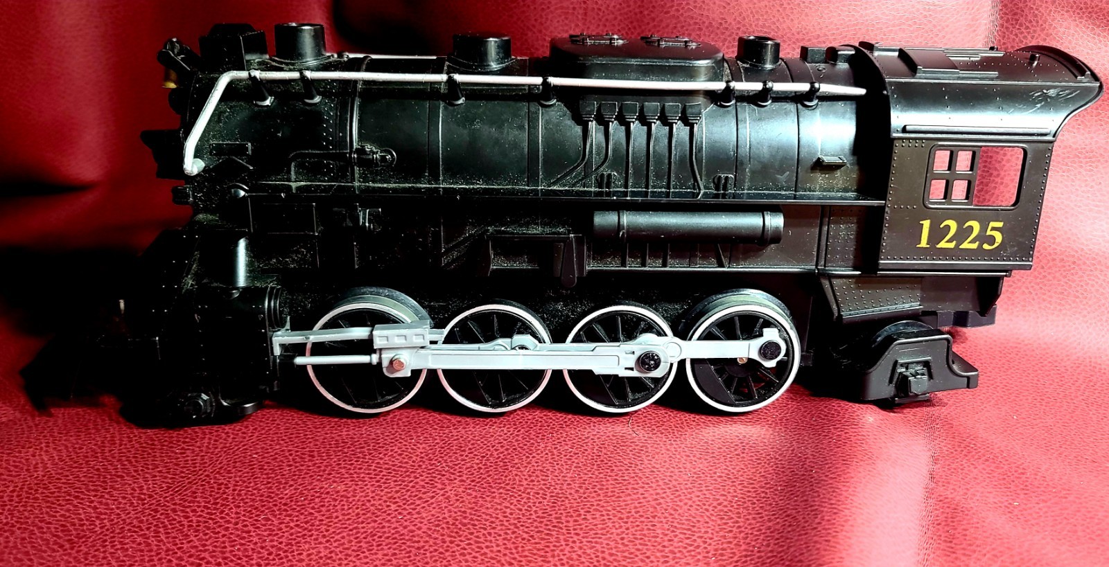 Factory Error??? Lional Train Engine # 1225 Model 711795 But Has Following…